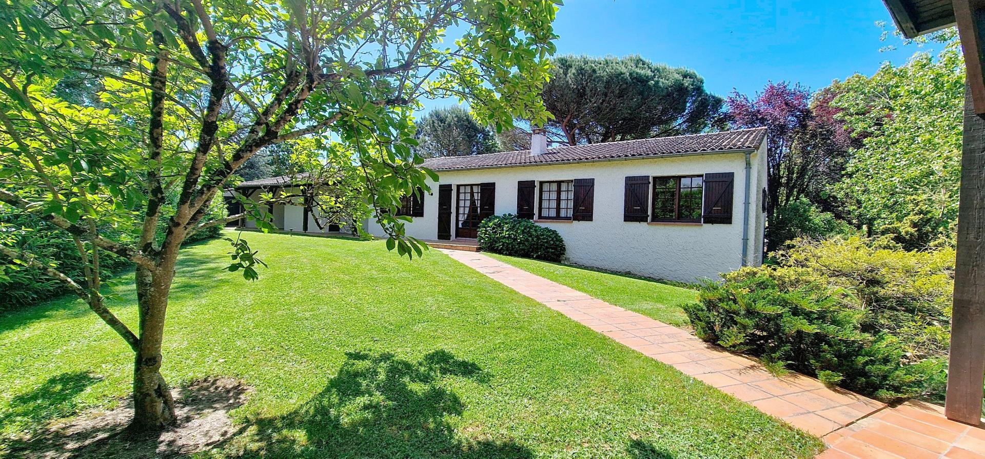 Photo 4 of the listing.