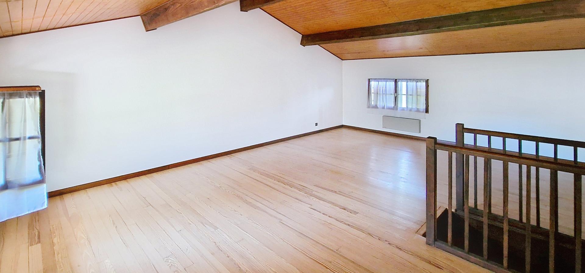 Photo 9 of the listing.