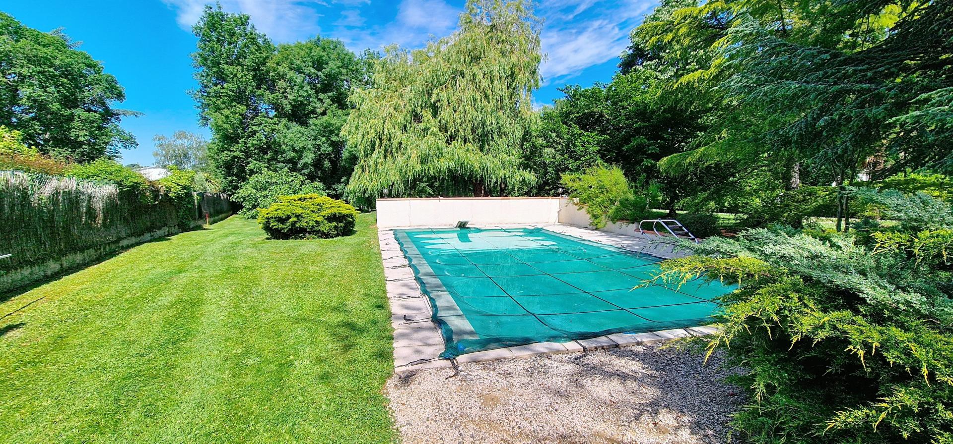 Photo 3 of the listing.