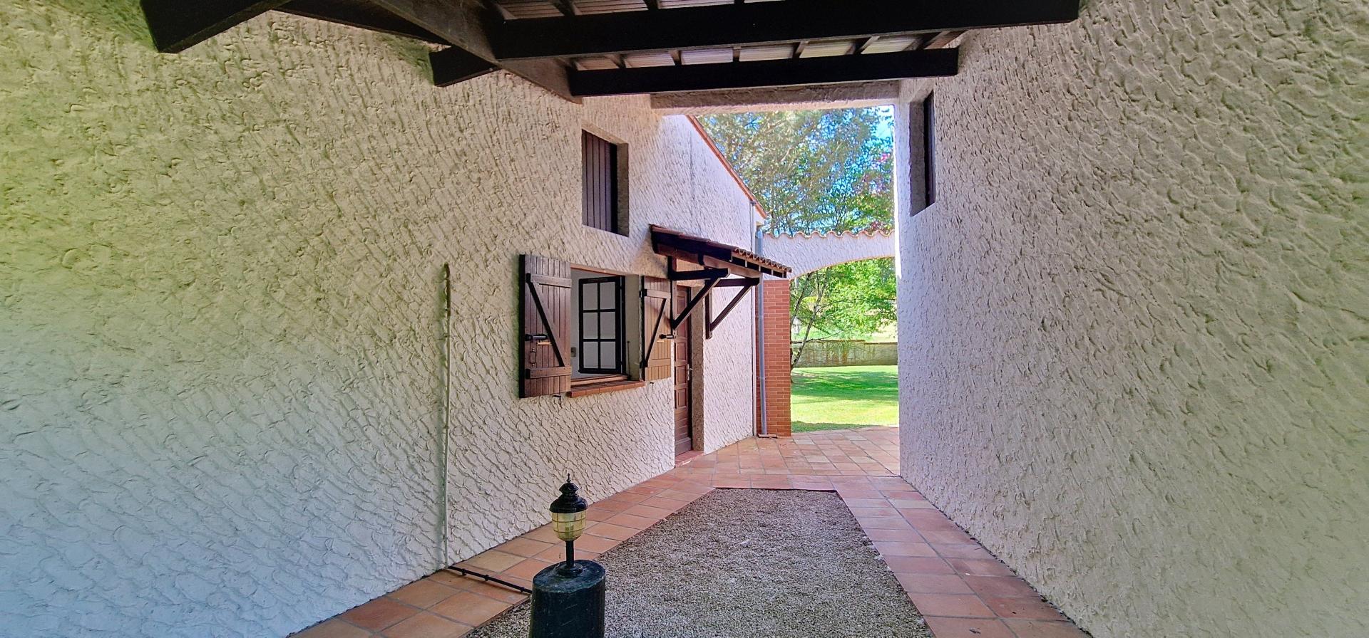 Photo 13 of the listing.