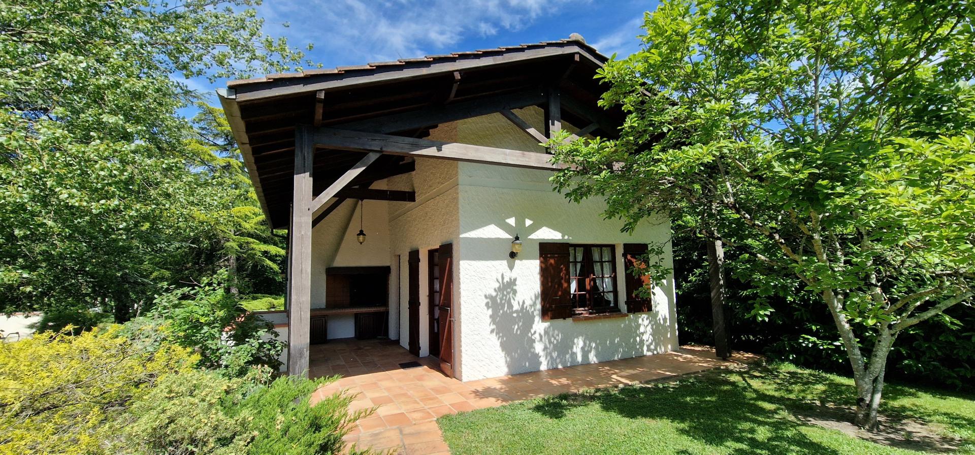 Photo 15 of the listing.