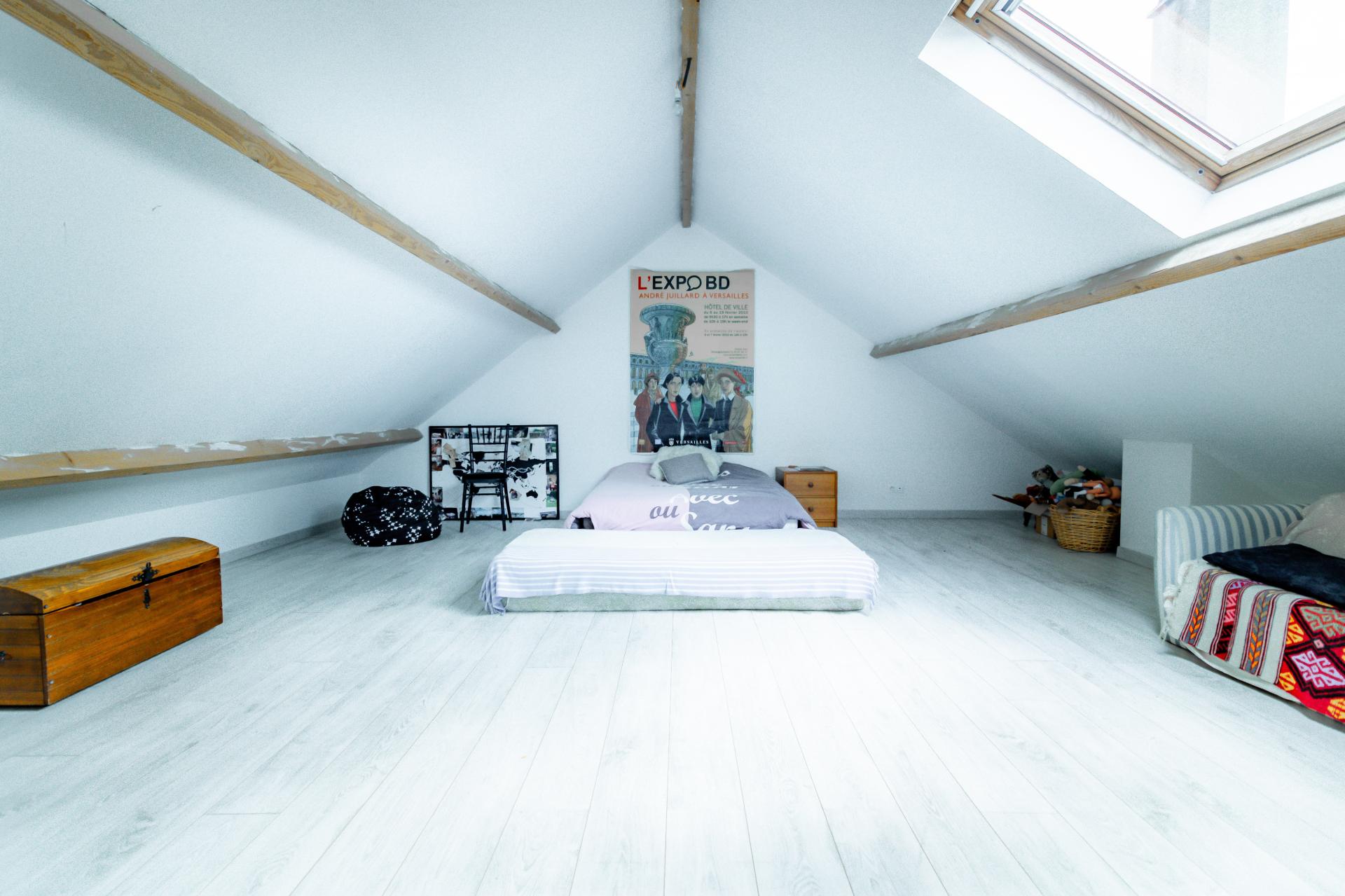 Photo 15 of the listing.