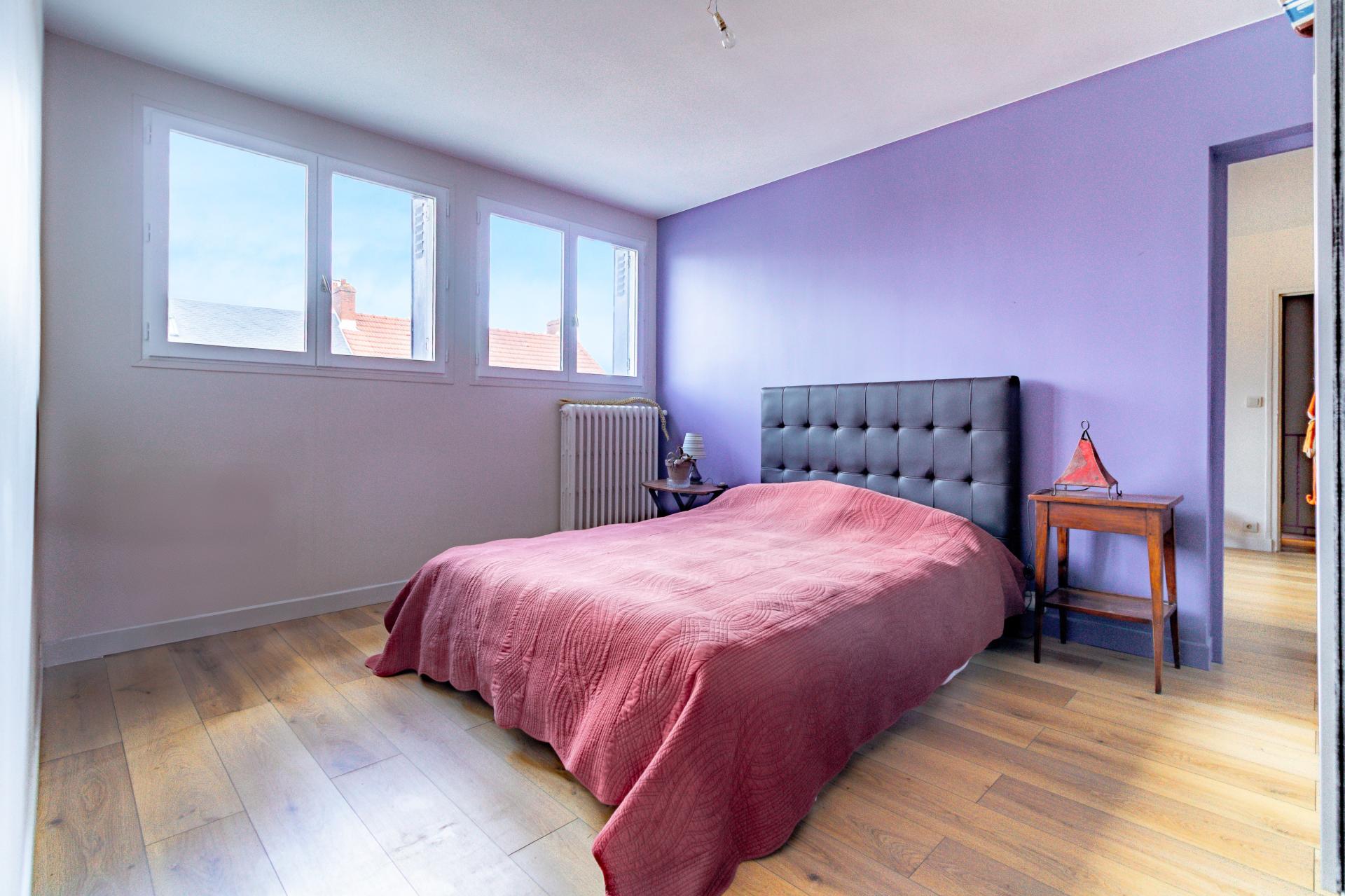 Photo 11 of the listing.