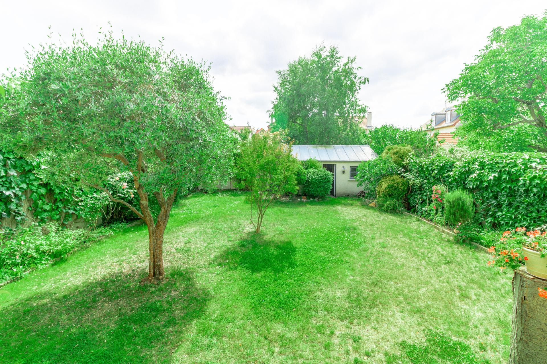 Photo 18 of the listing.