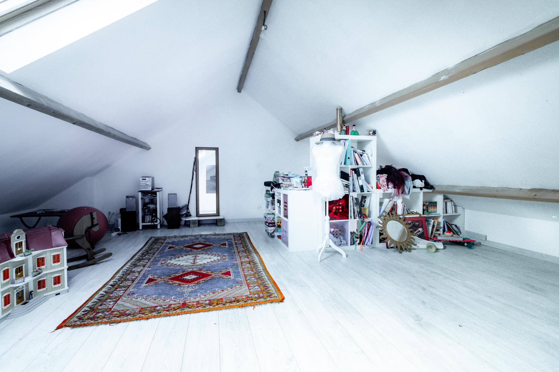 Photo 16 of the listing.