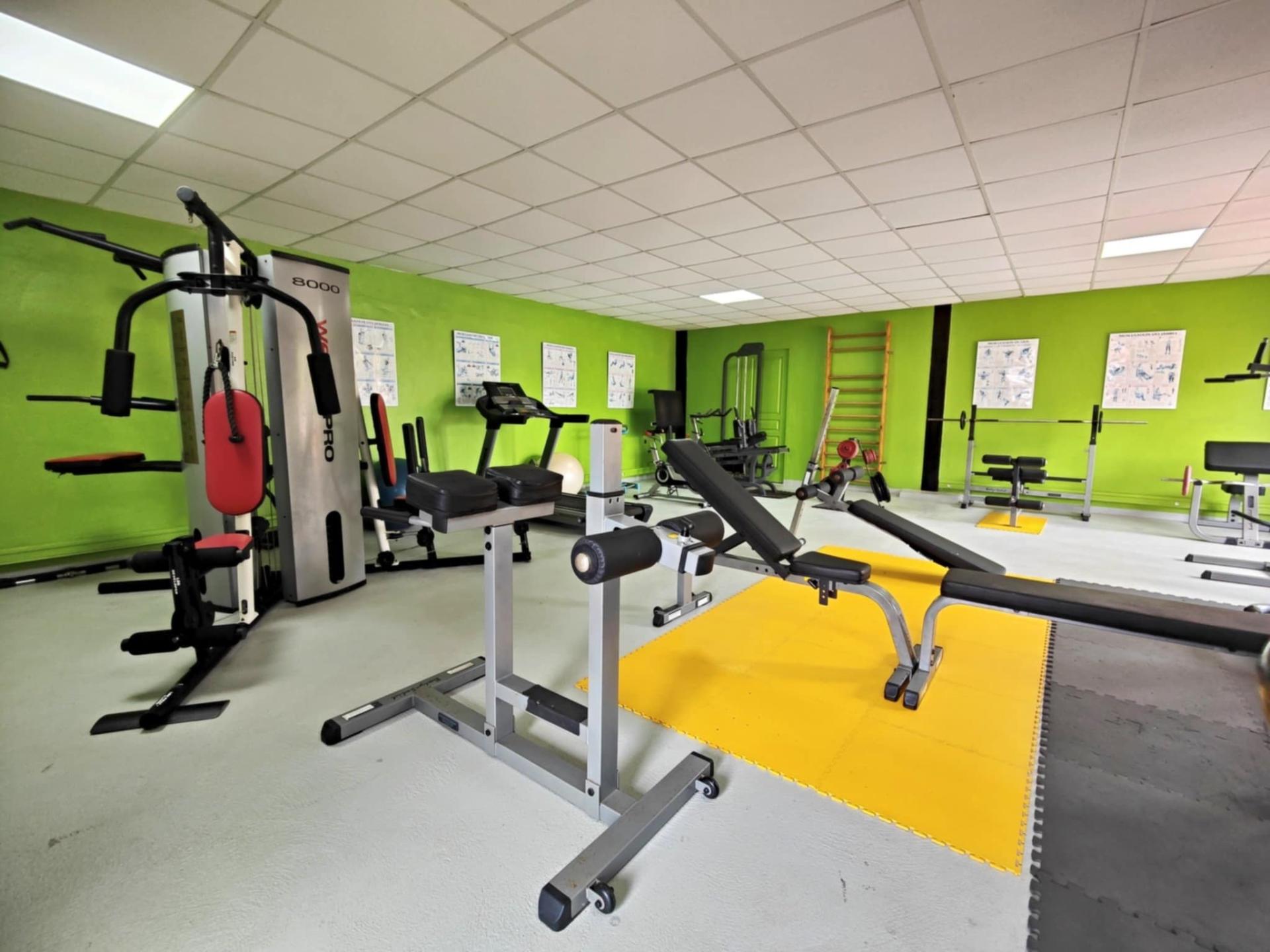 Photo 2 of the listing.