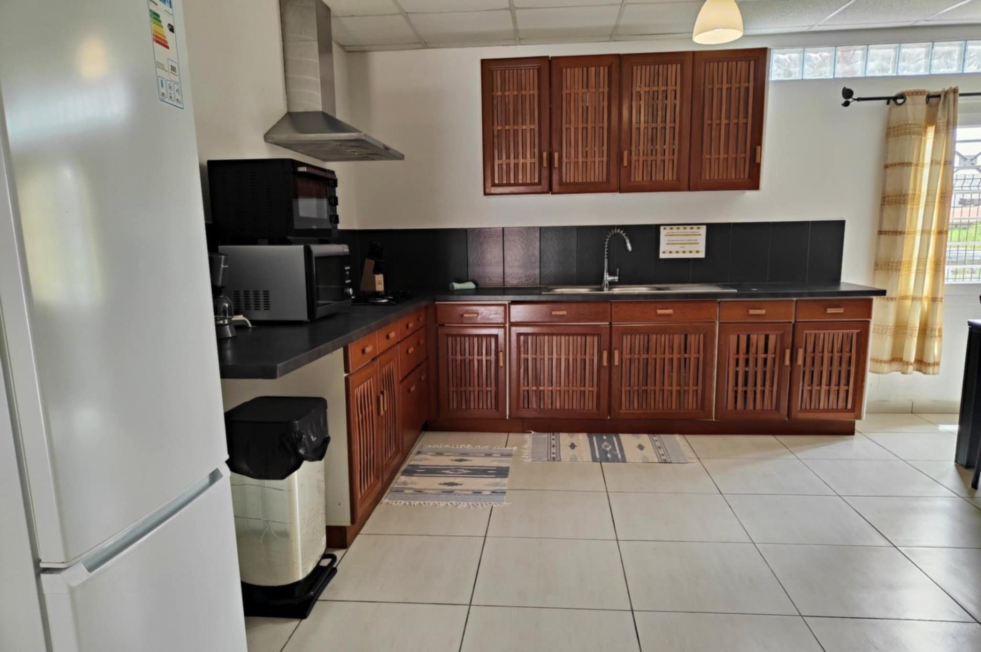 Photo 5 of the listing.