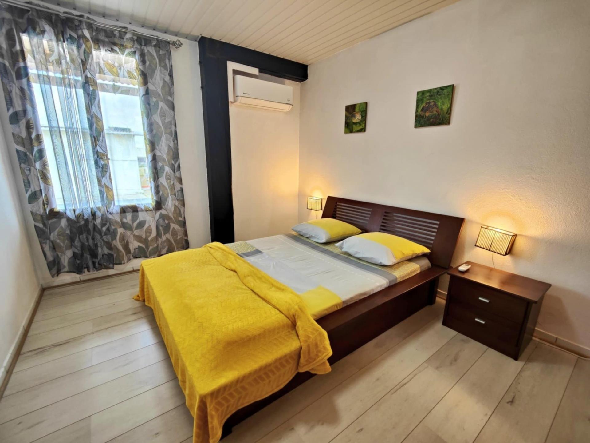 Photo 4 of the listing.