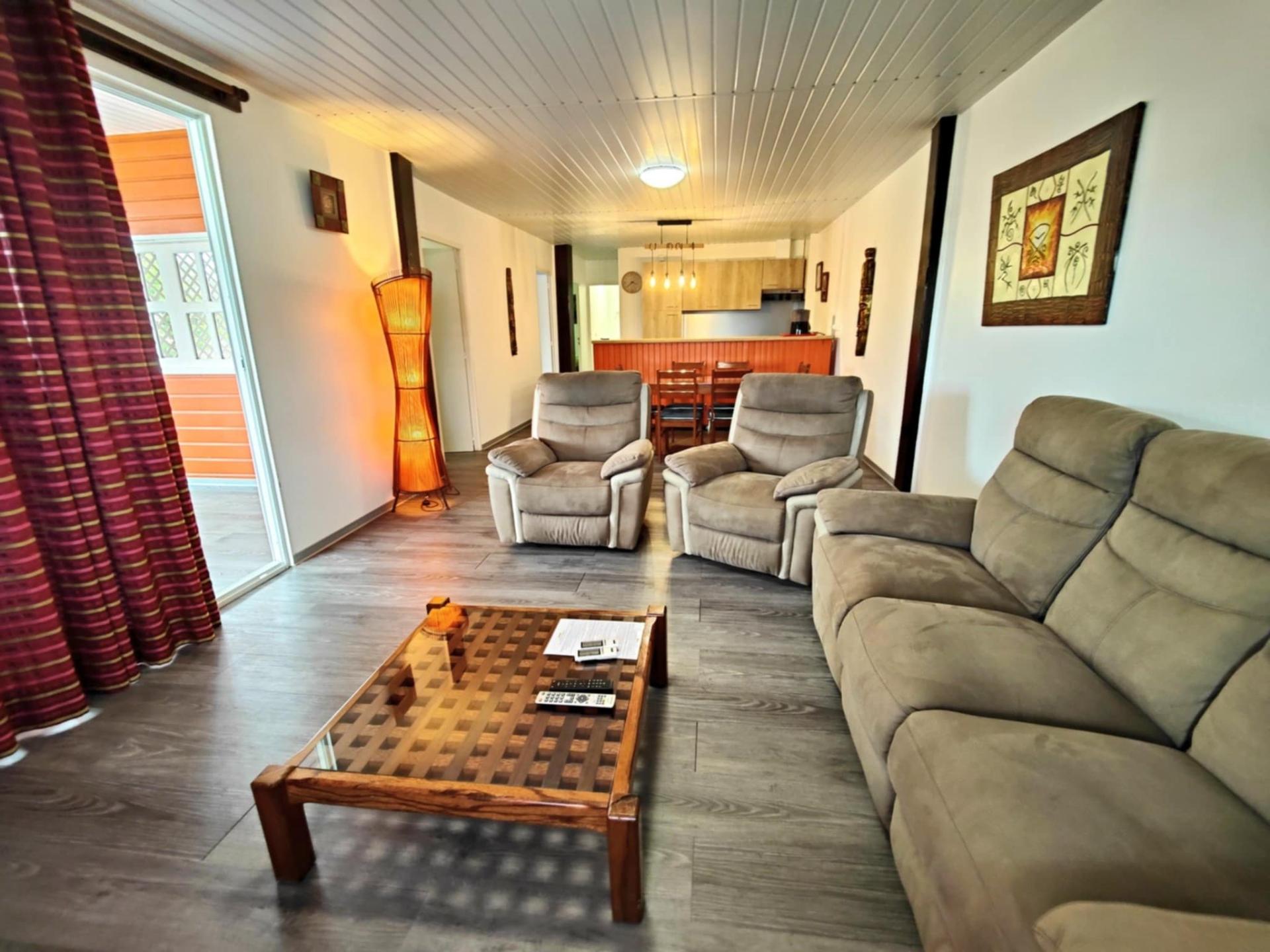 Photo 7 of the listing.