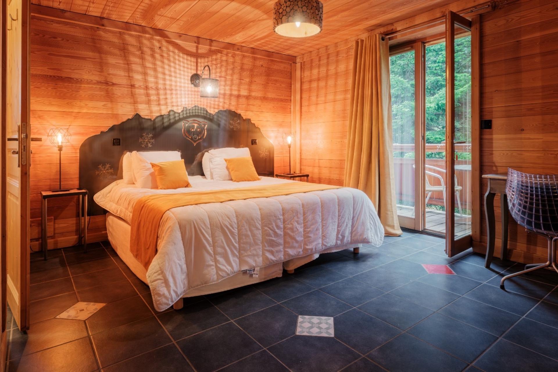 Photo 2 of the listing.