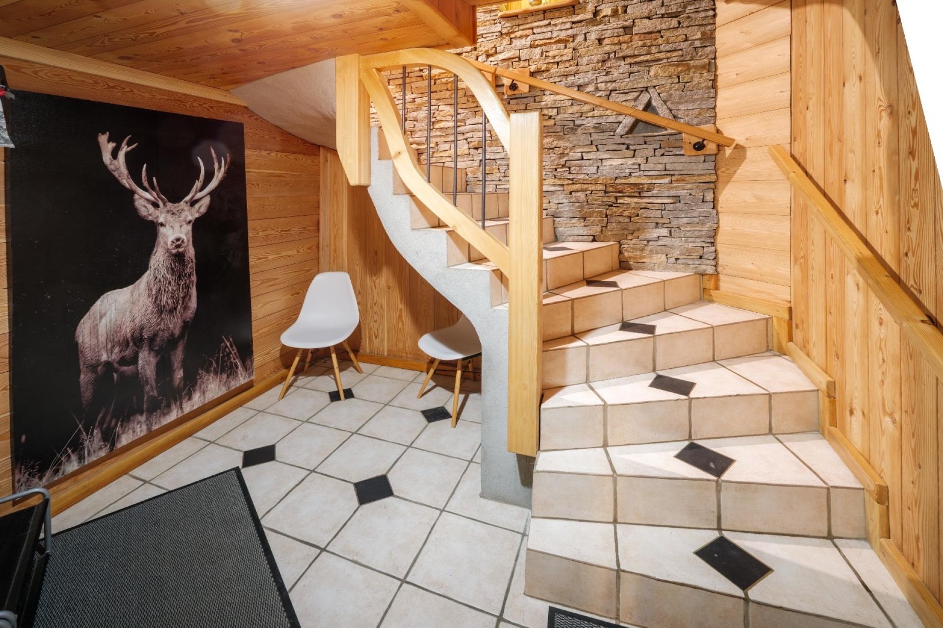 Photo 7 of the listing.