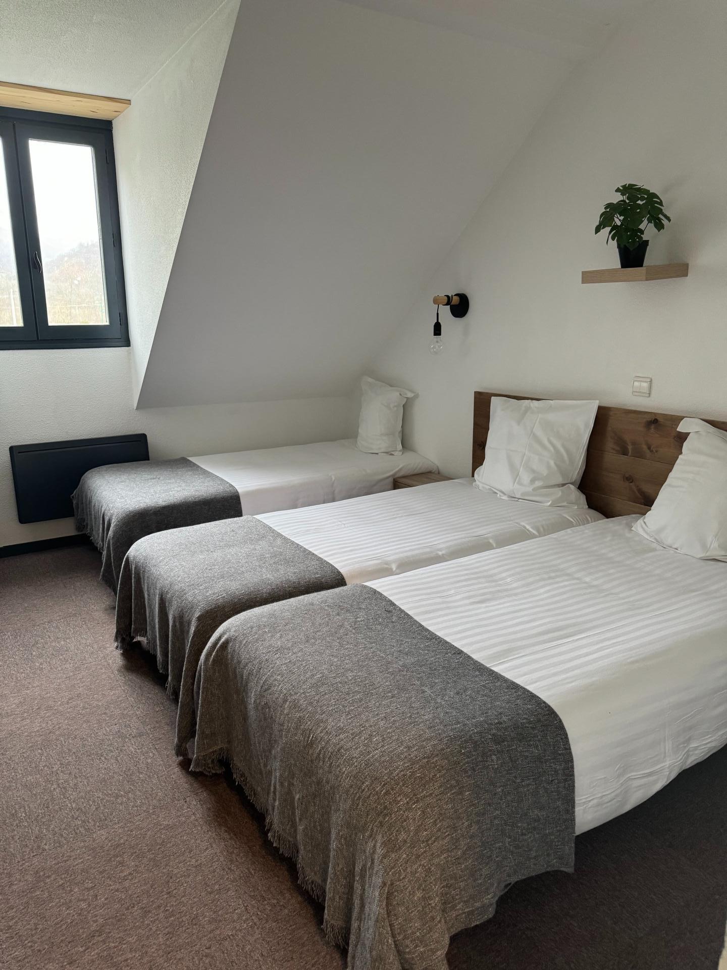 Photo 7 of the listing.