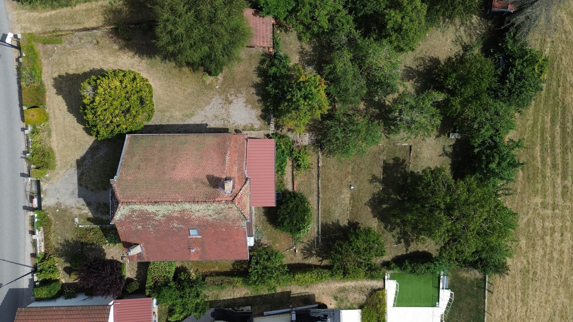 Photo 9 of the listing.