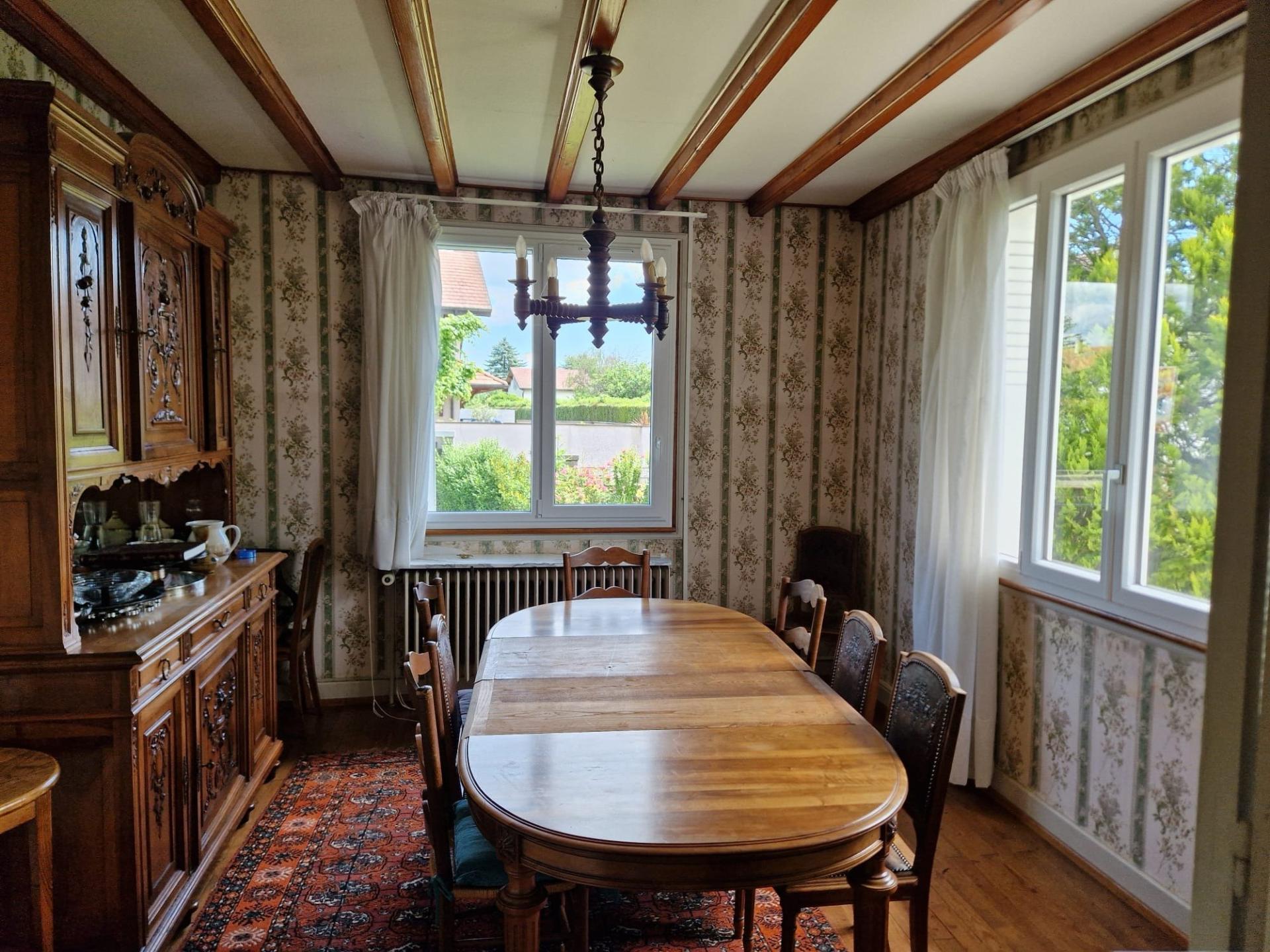 Photo 7 of the listing.