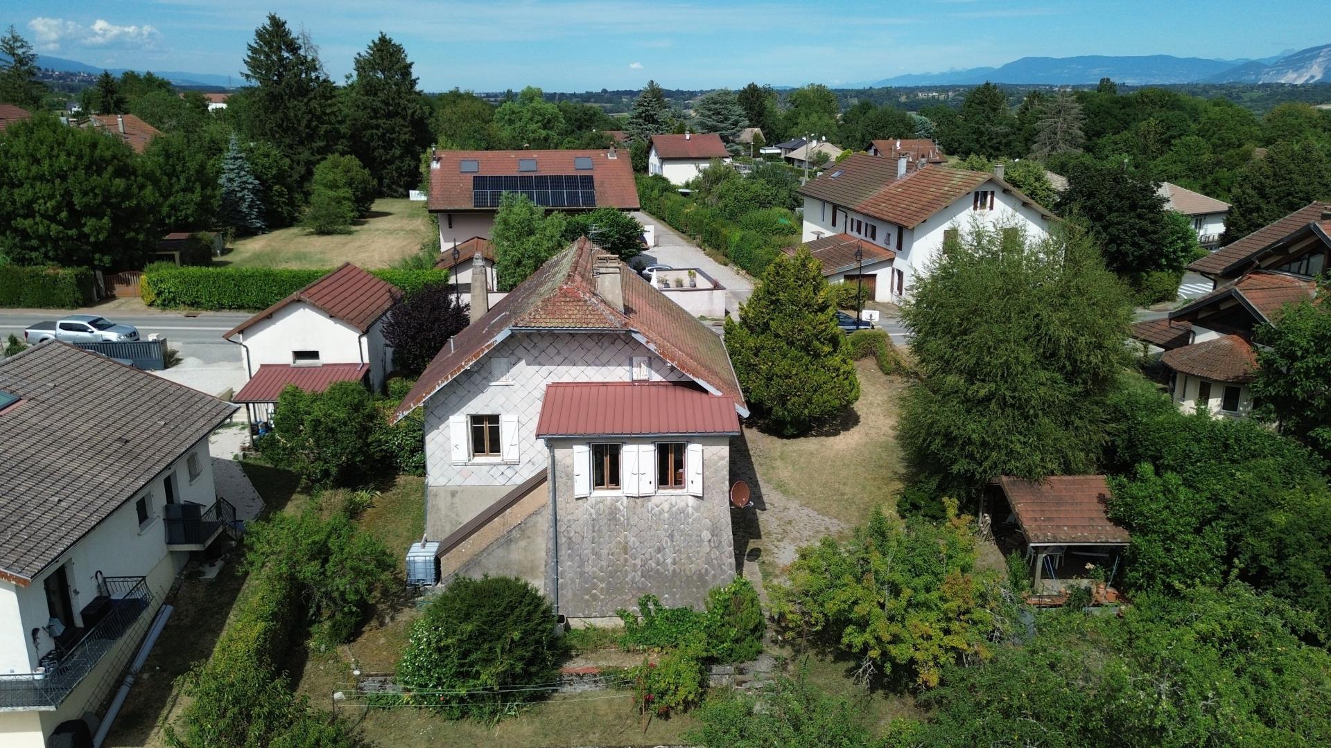 Photo 8 of the listing.