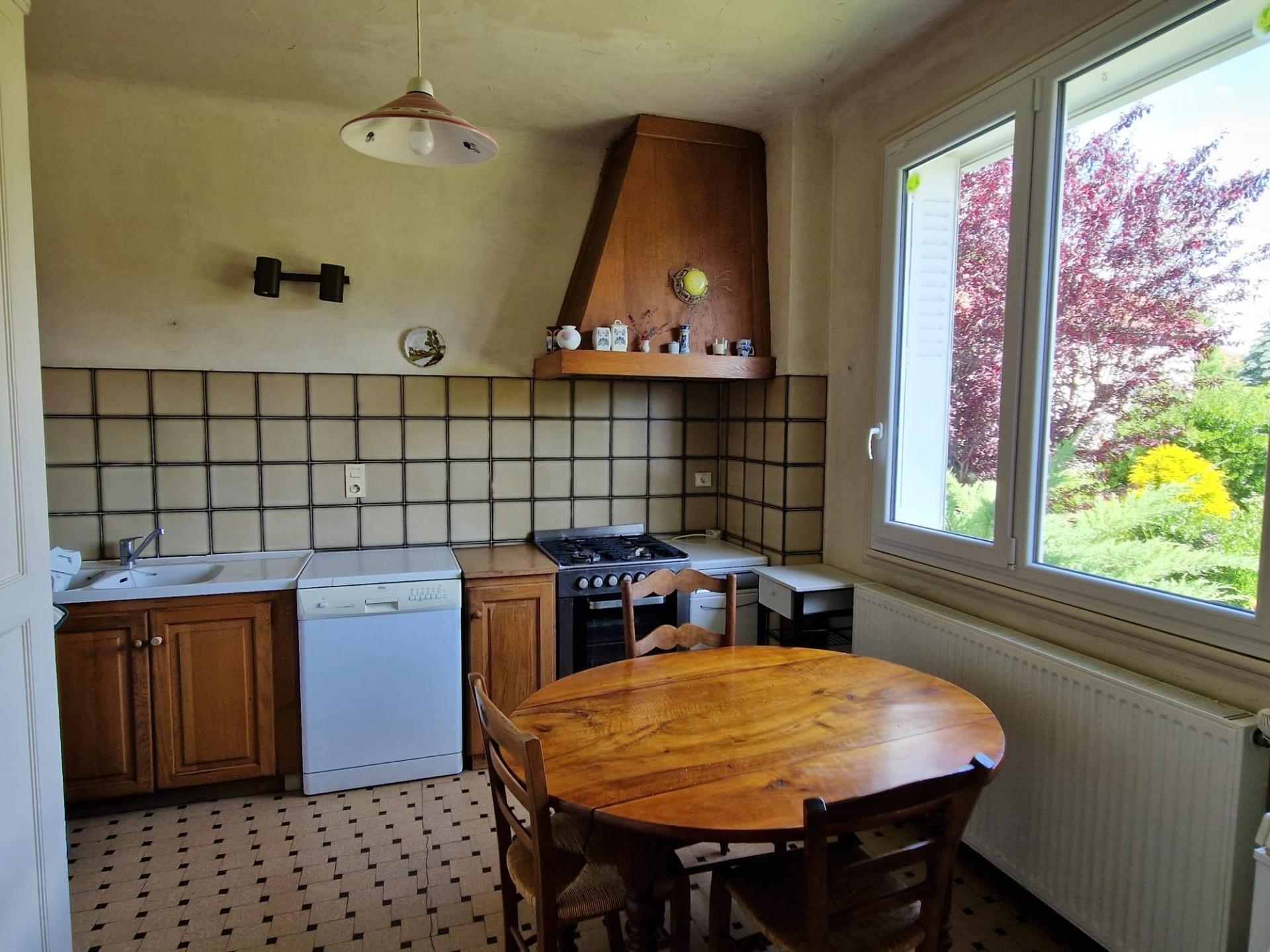 Photo 6 of the listing.