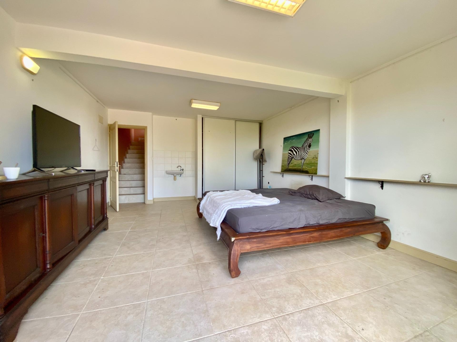 Photo 9 of the listing.