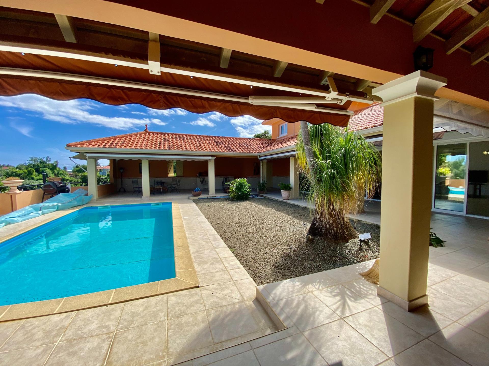 Photo 4 of the listing.