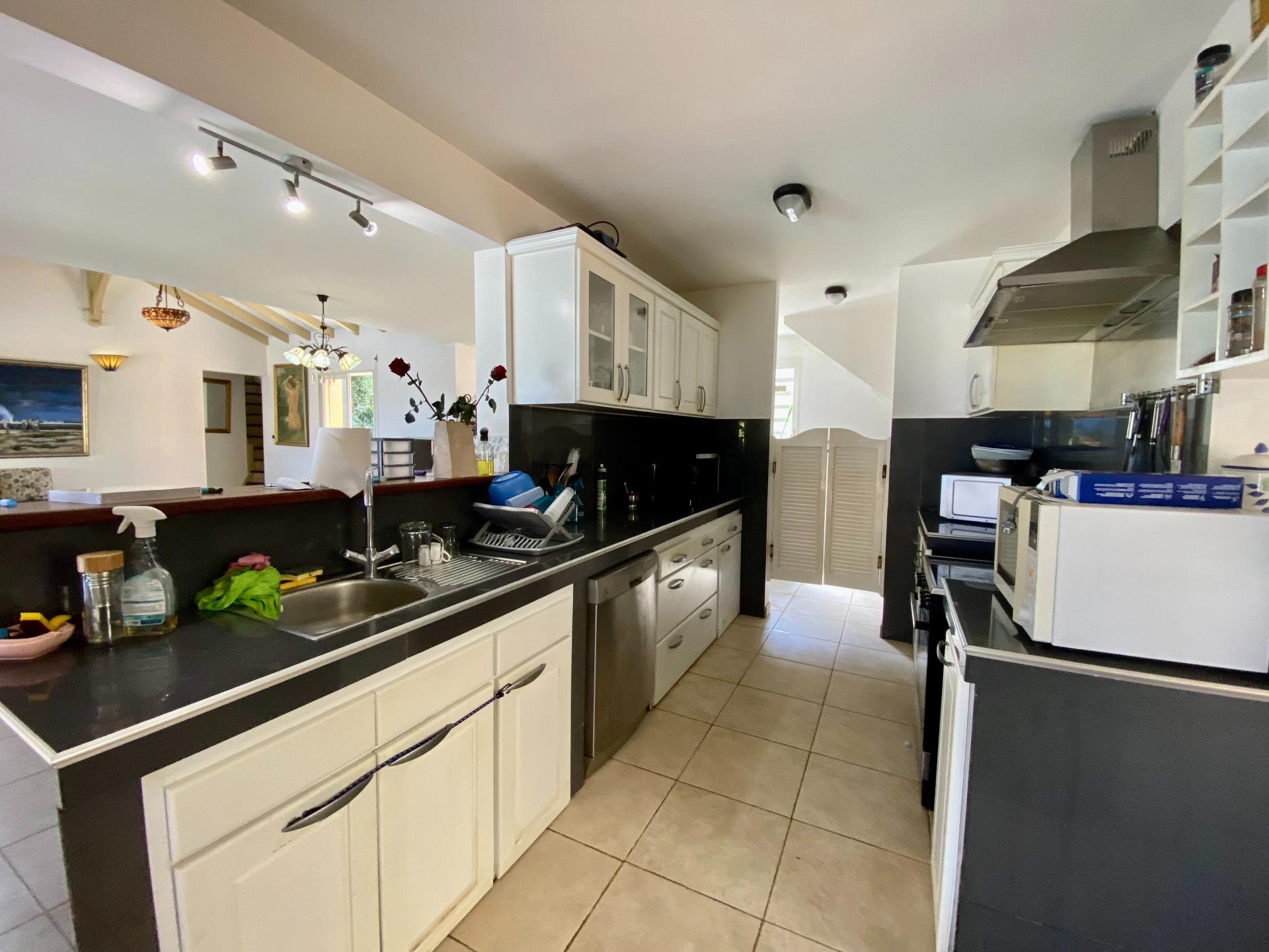 Photo 6 of the listing.