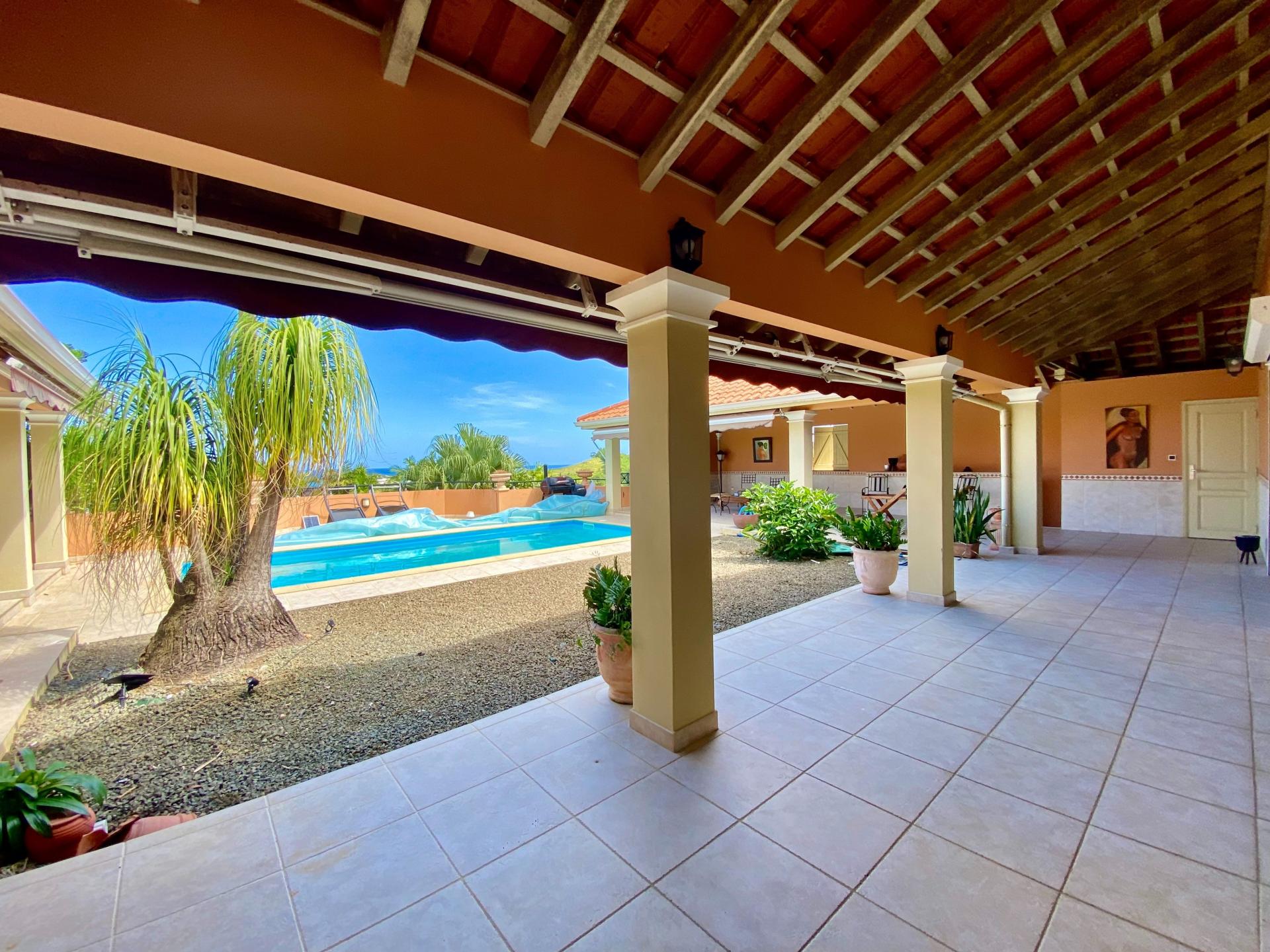 Photo 3 of the listing.