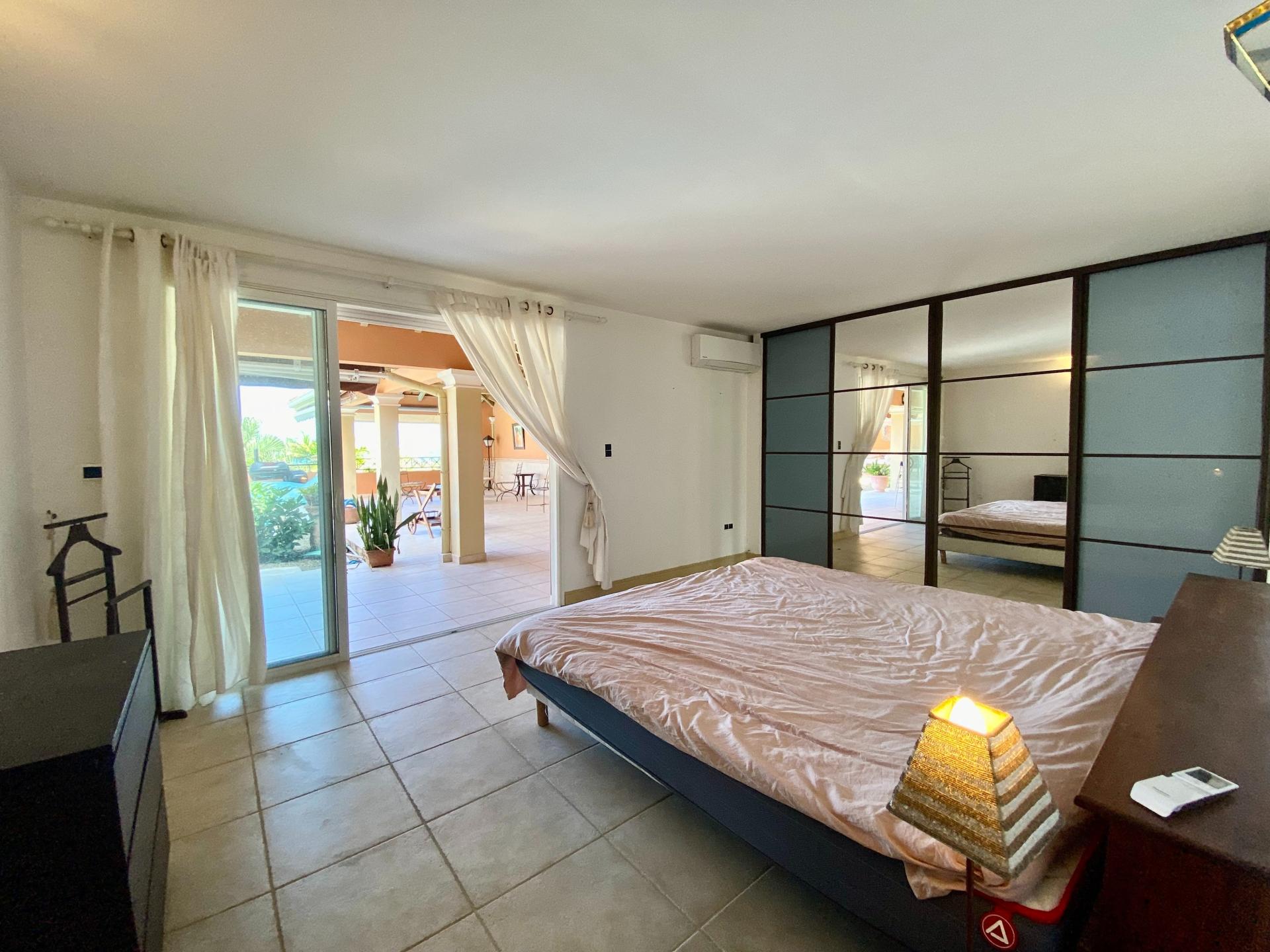 Photo 7 of the listing.