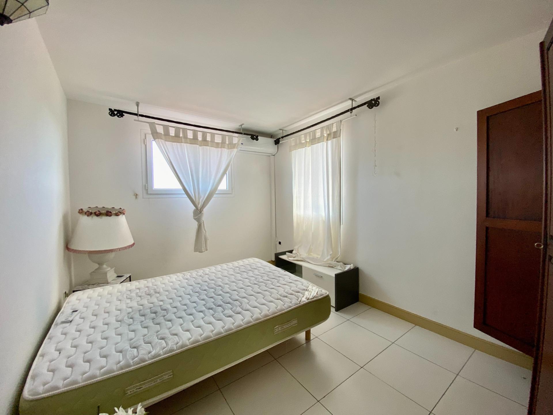 Photo 10 of the listing.