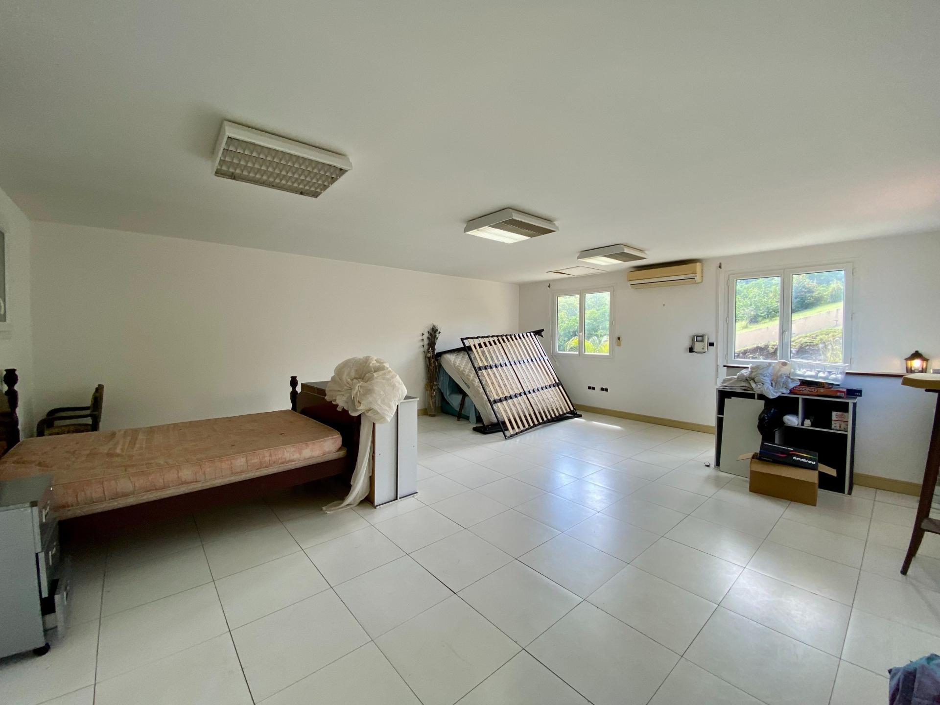 Photo 11 of the listing.