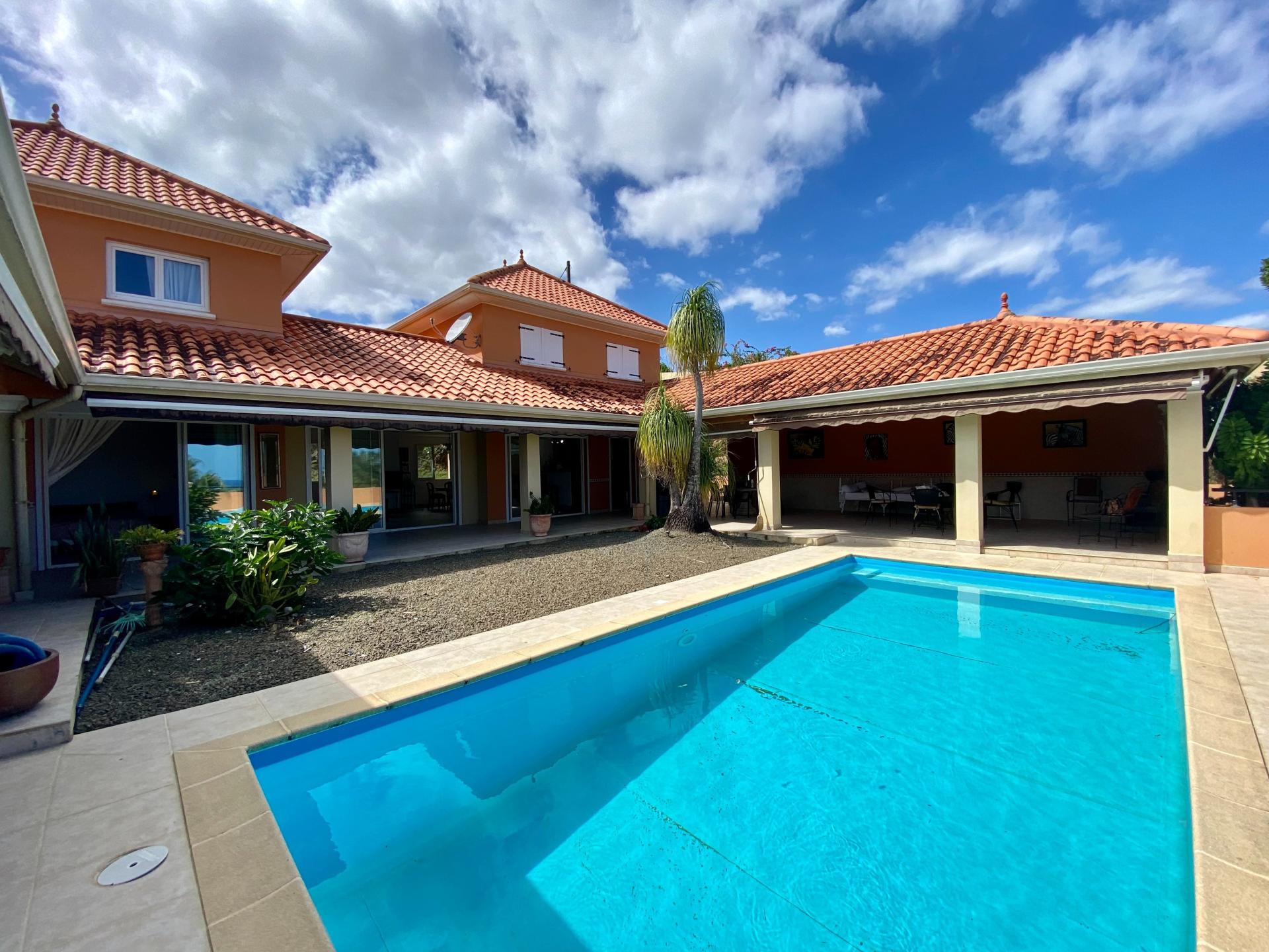 Photo 2 of the listing.