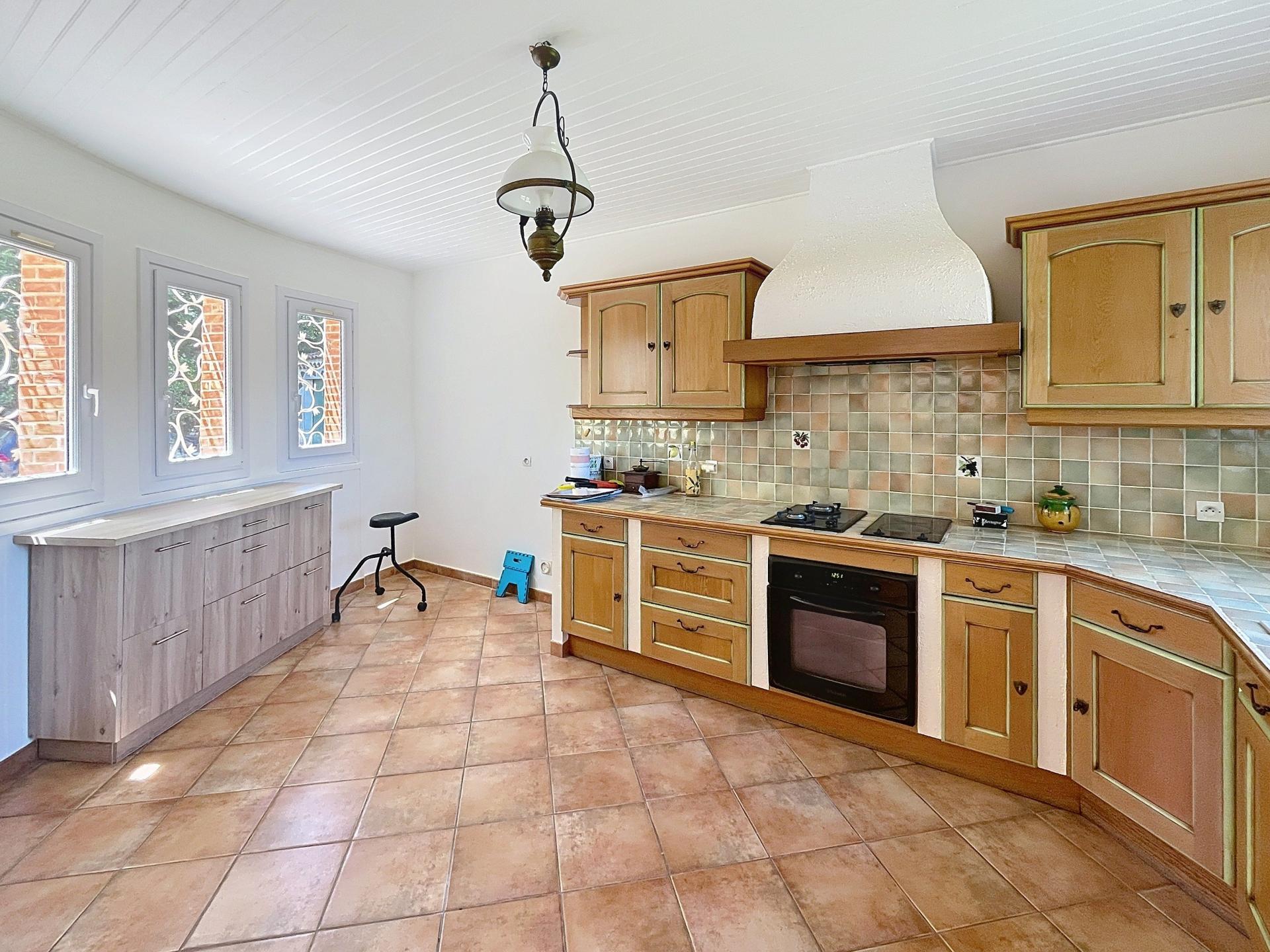 Photo 10 of the listing.