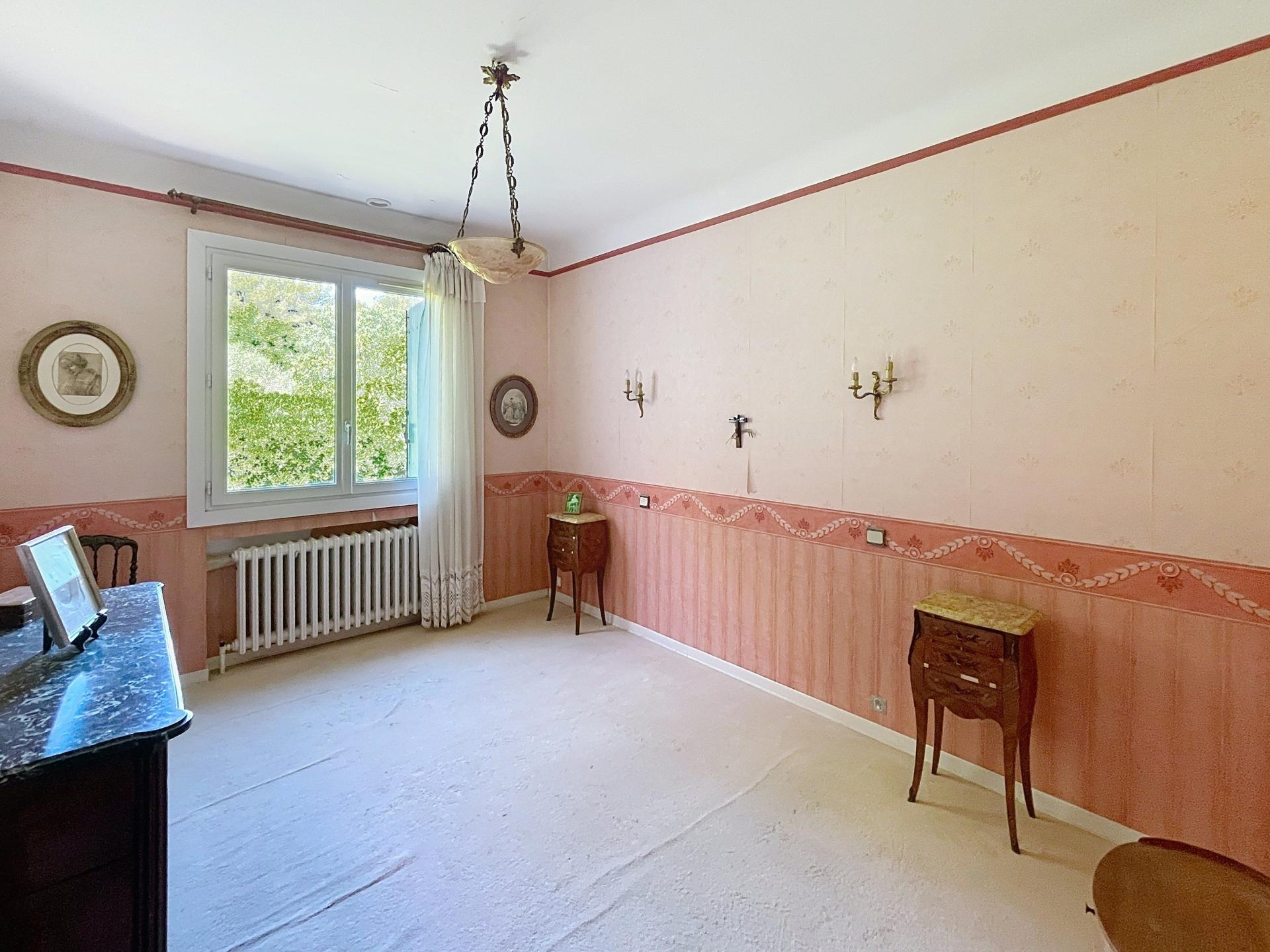 Photo 11 of the listing.