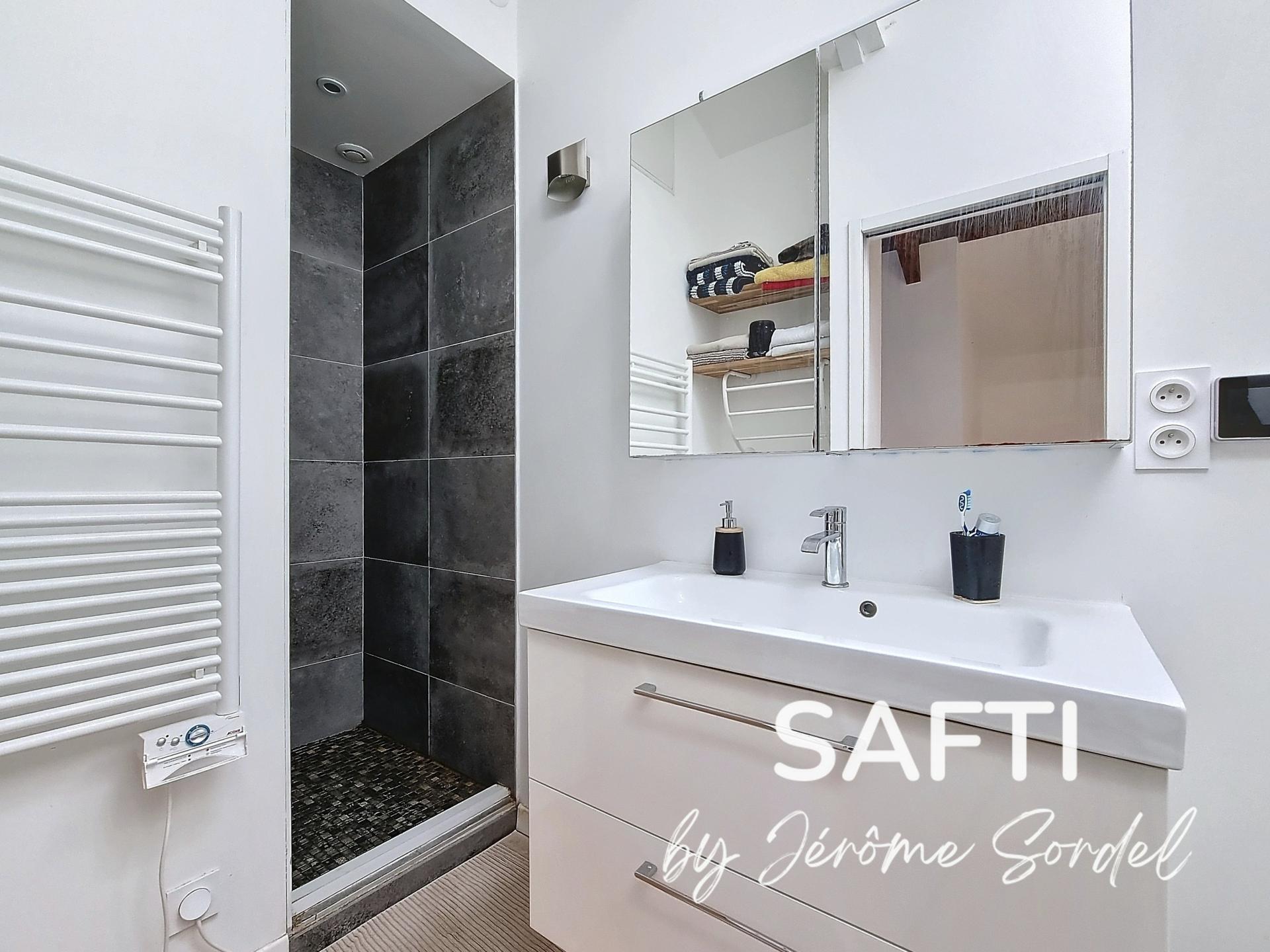 Photo 8 of the listing.