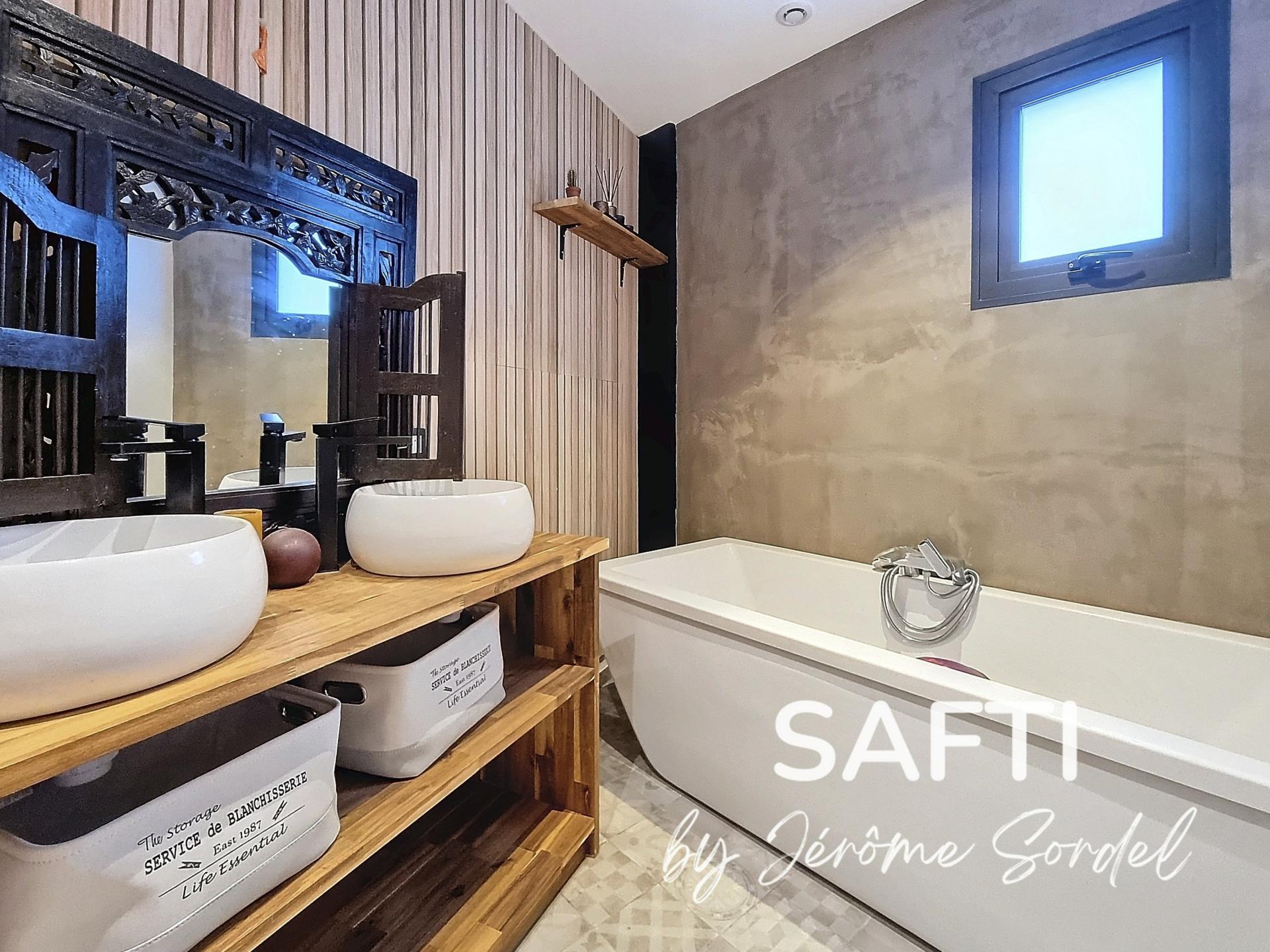 Photo 7 of the listing.