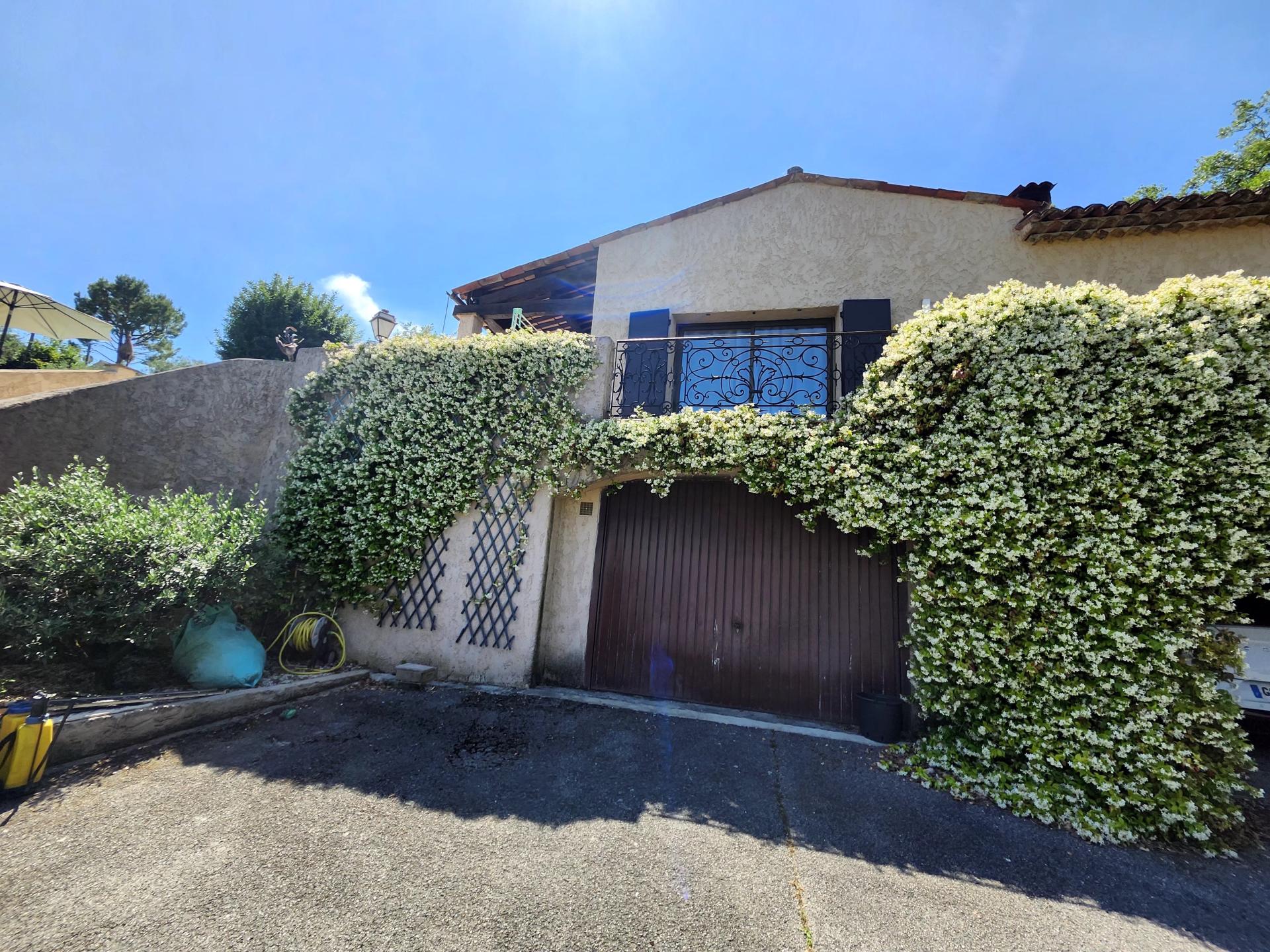 Photo 6 of the listing.