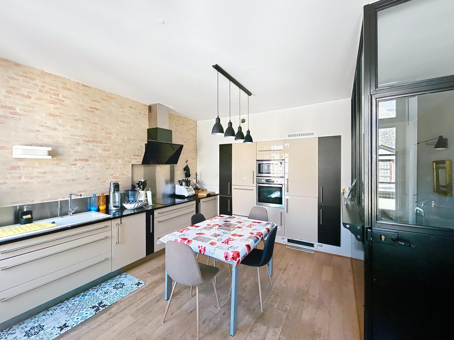 Photo 4 of the listing.