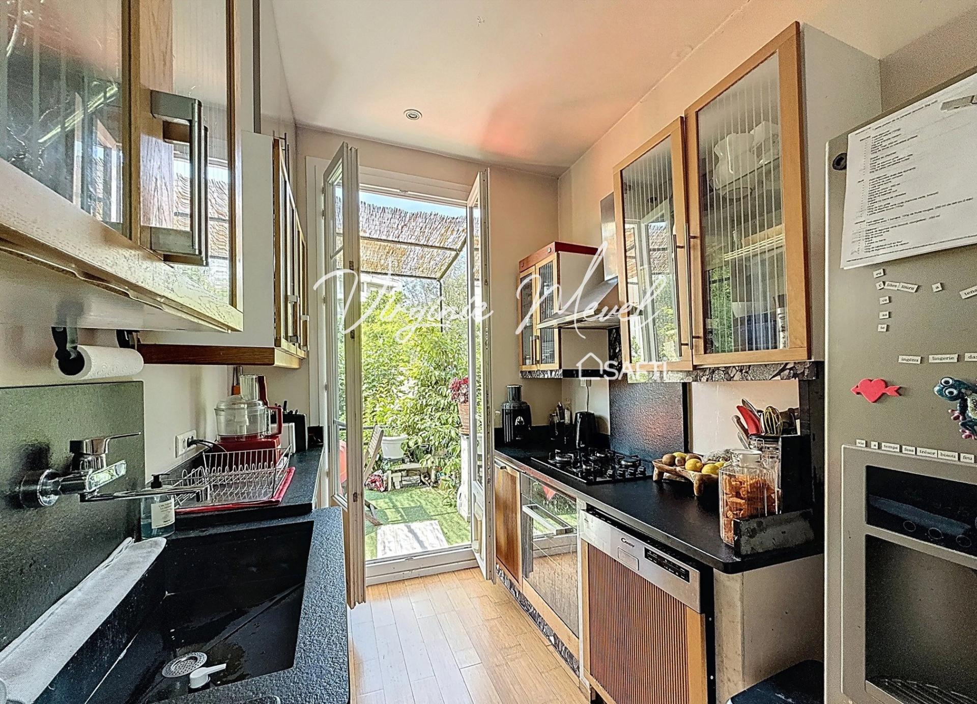 Photo 8 of the listing.