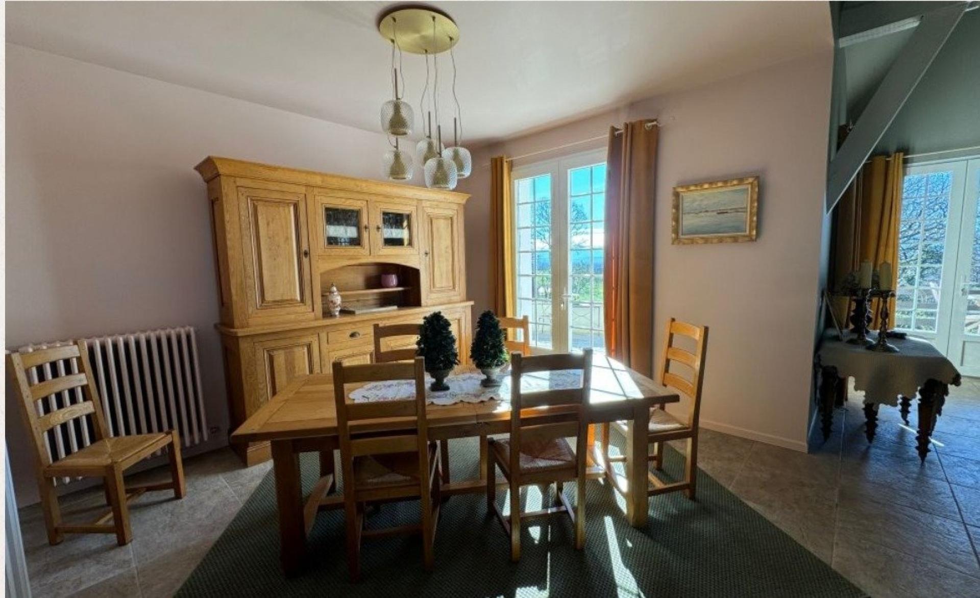 Photo 4 of the listing.