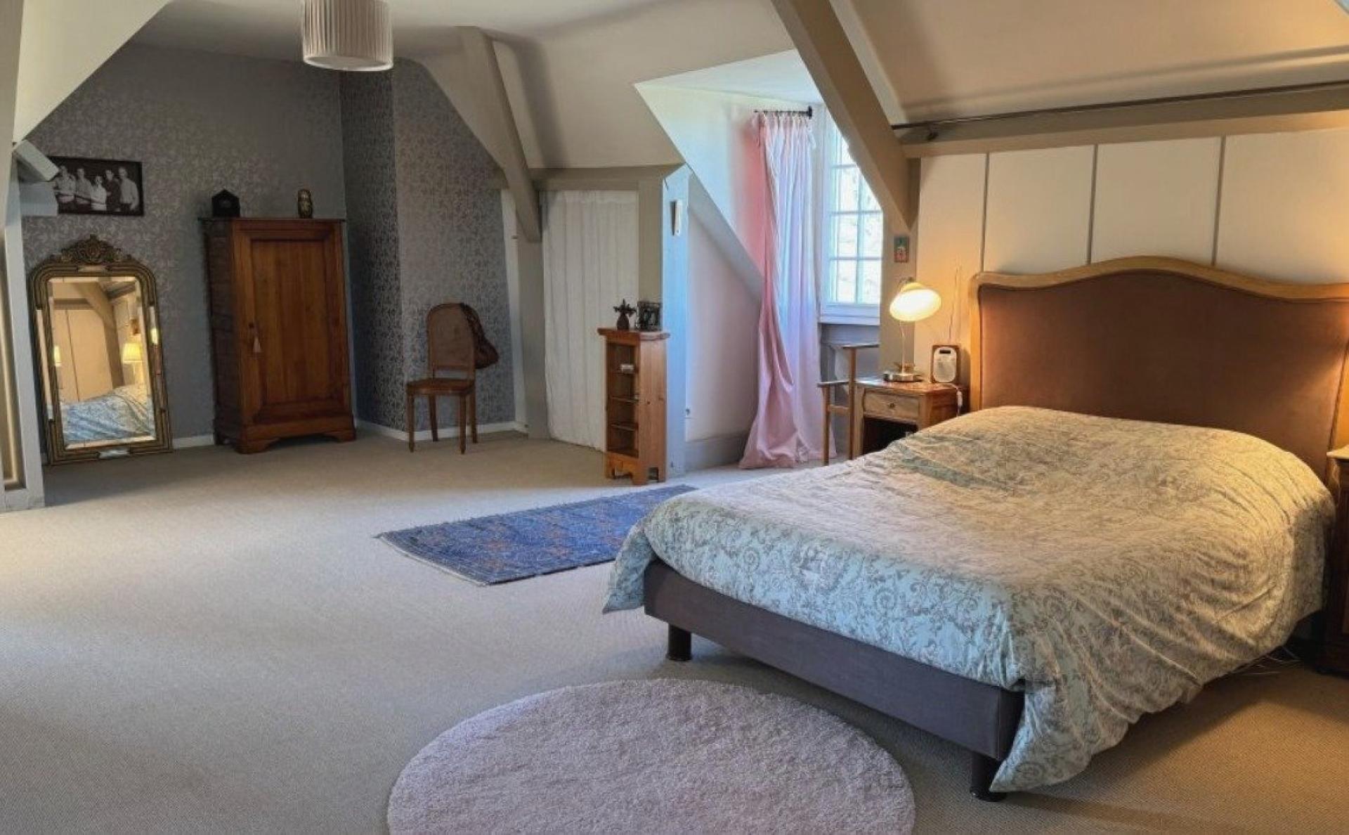 Photo 13 of the listing.