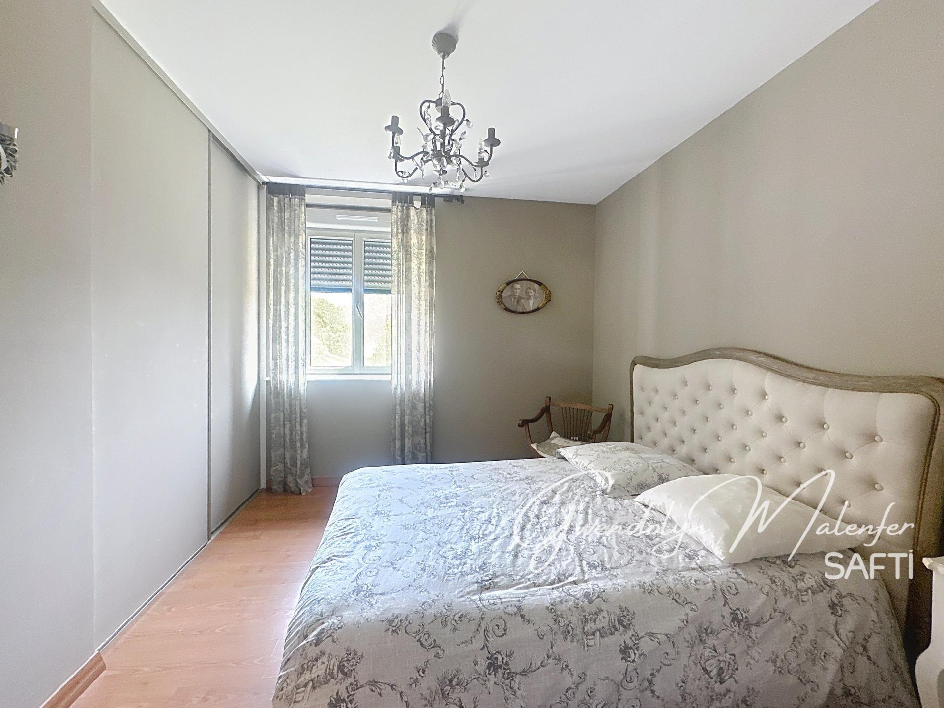 Photo 13 of the listing.