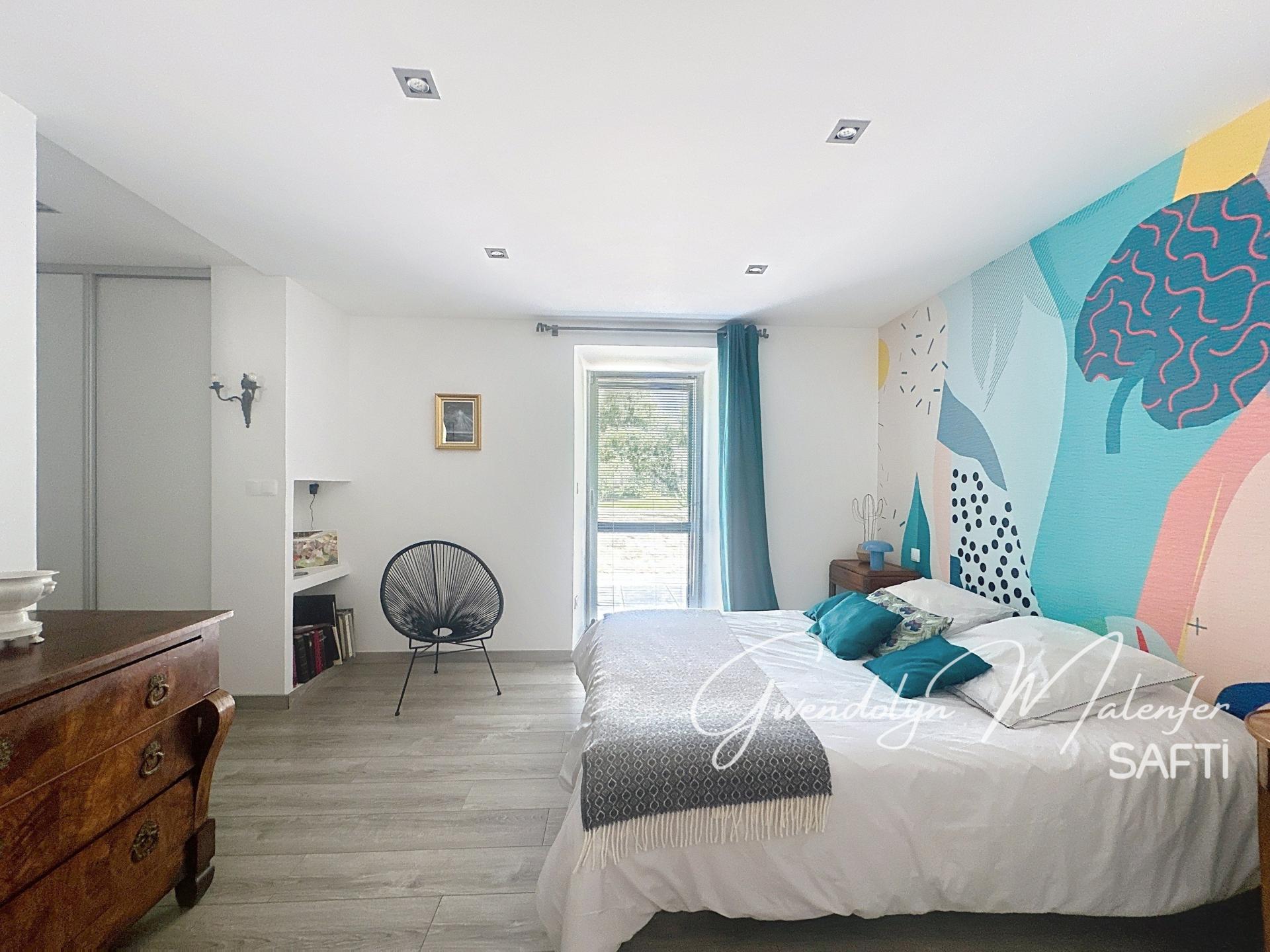 Photo 8 of the listing.