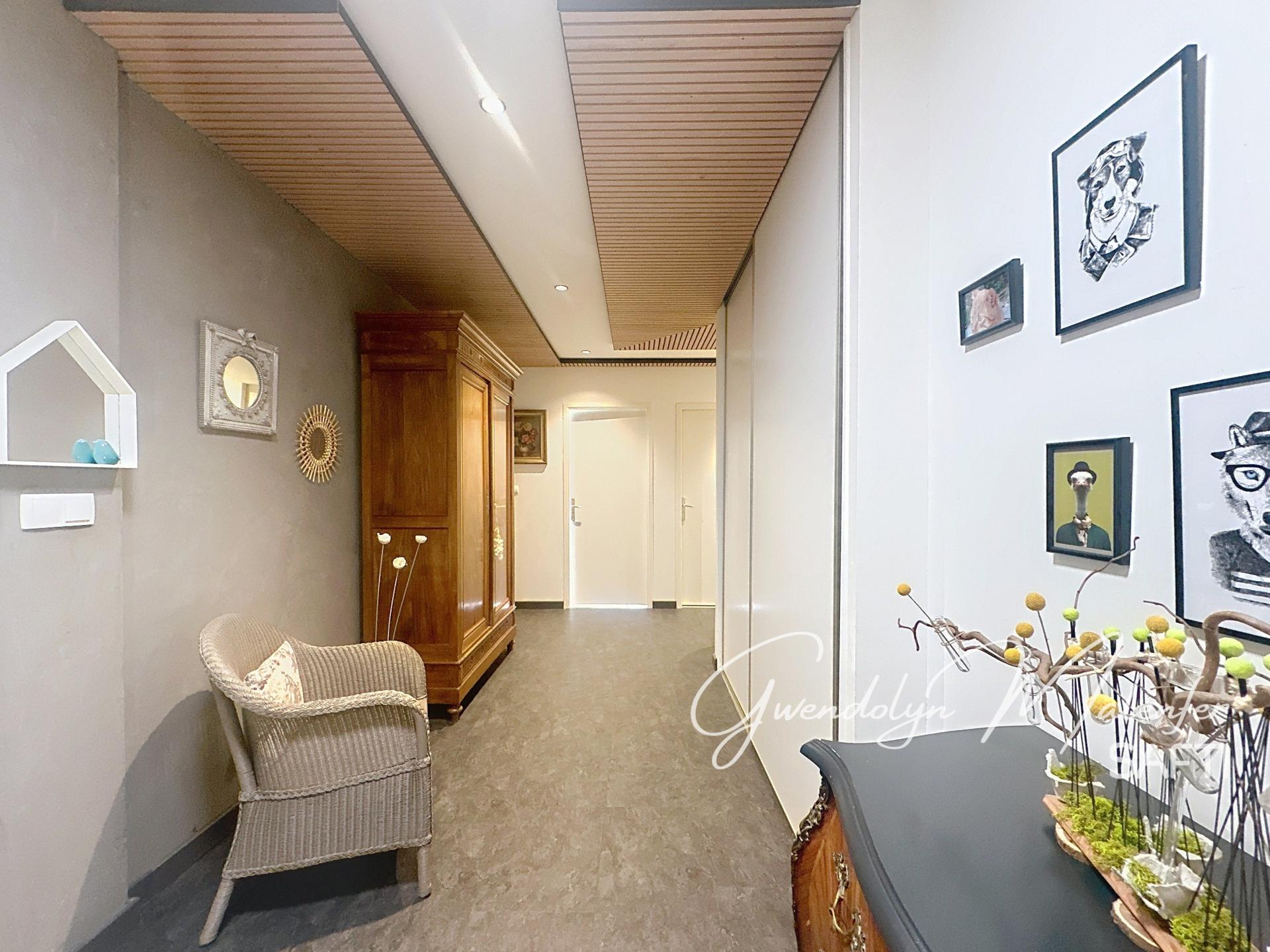 Photo 11 of the listing.