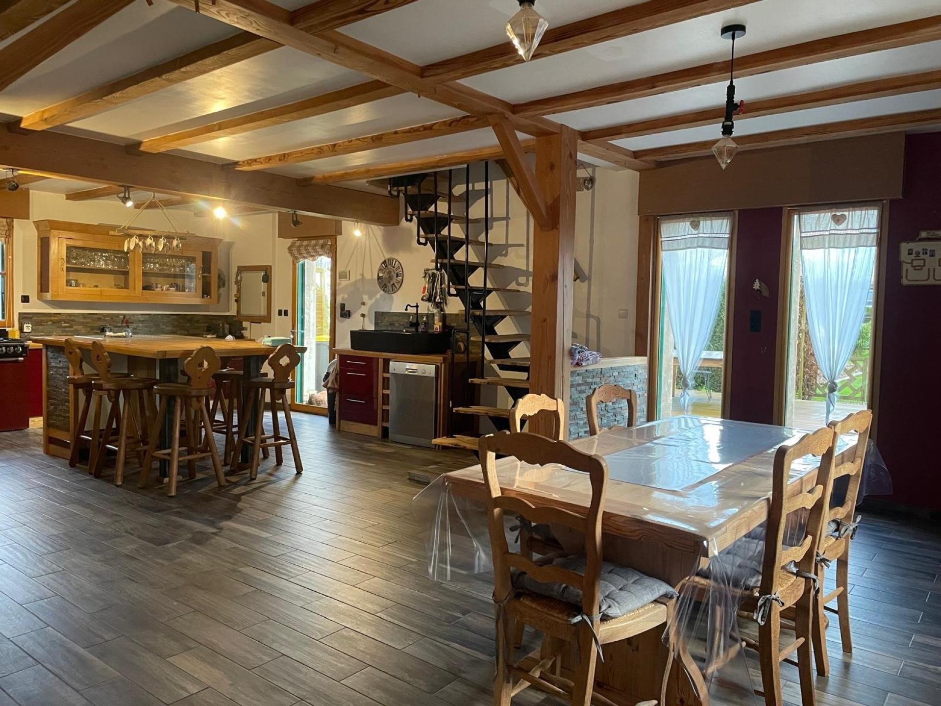 Photo 3 of the listing.