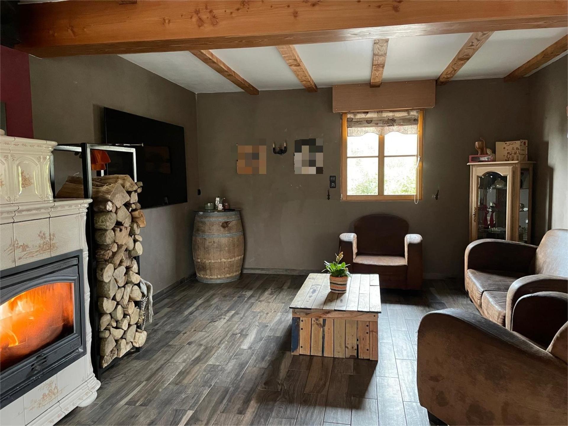 Photo 2 of the listing.