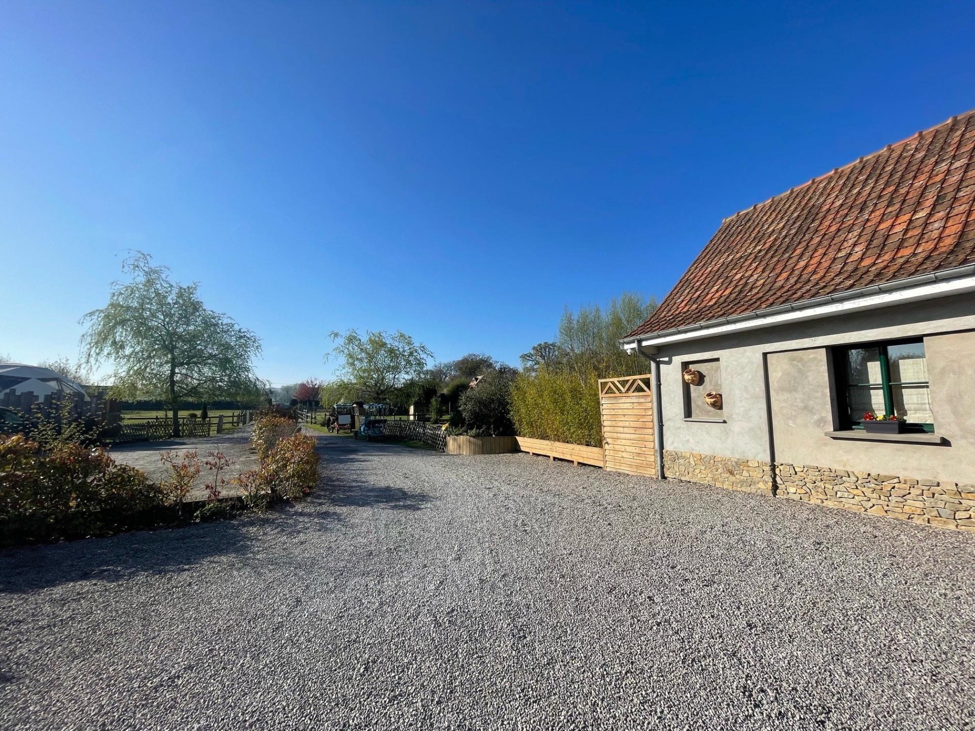 Photo 4 of the listing.