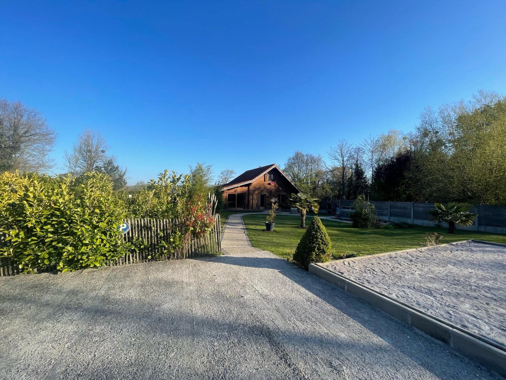 Photo 6 of the listing.