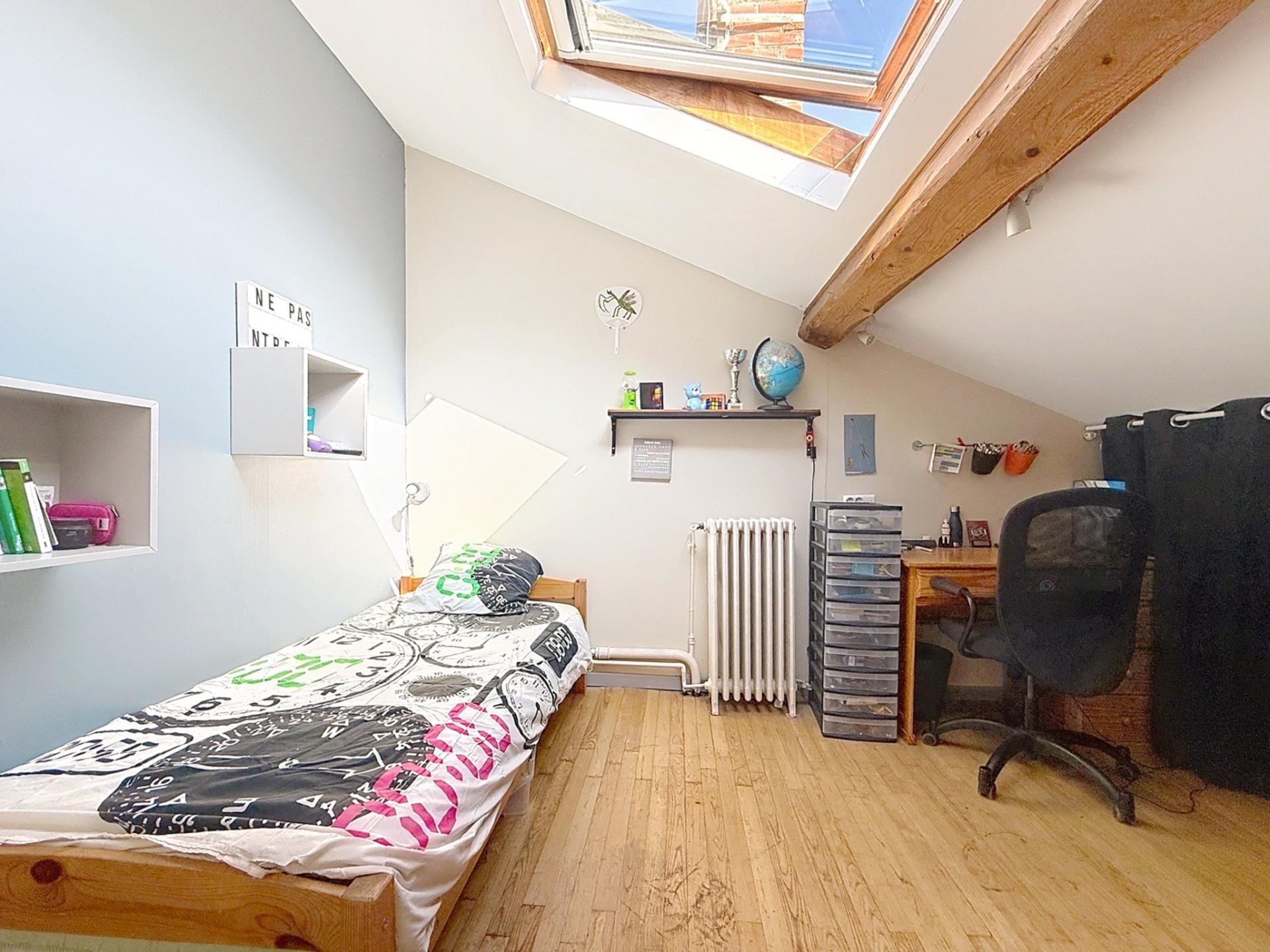 Photo 10 of the listing.