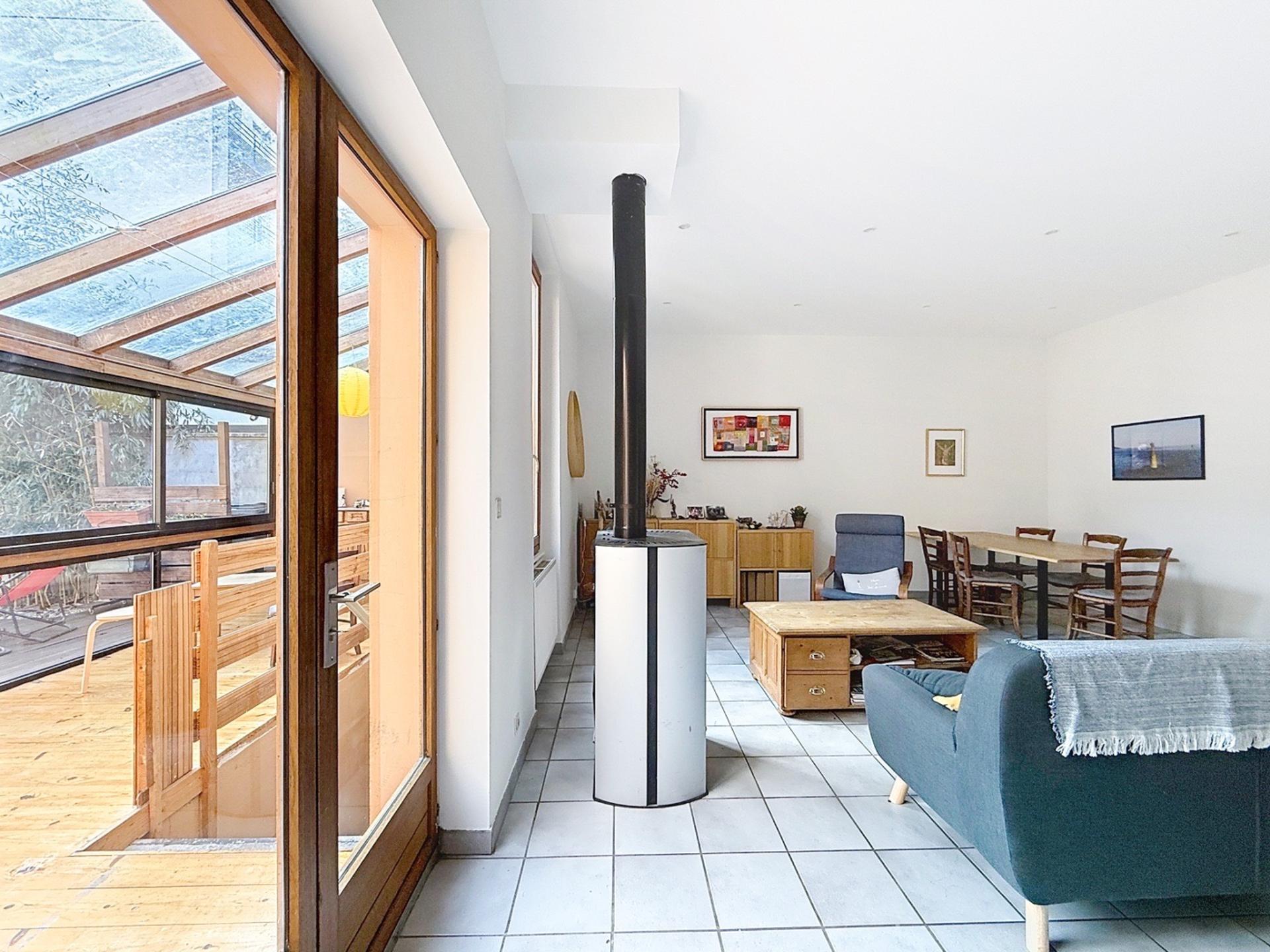 Photo 4 of the listing.