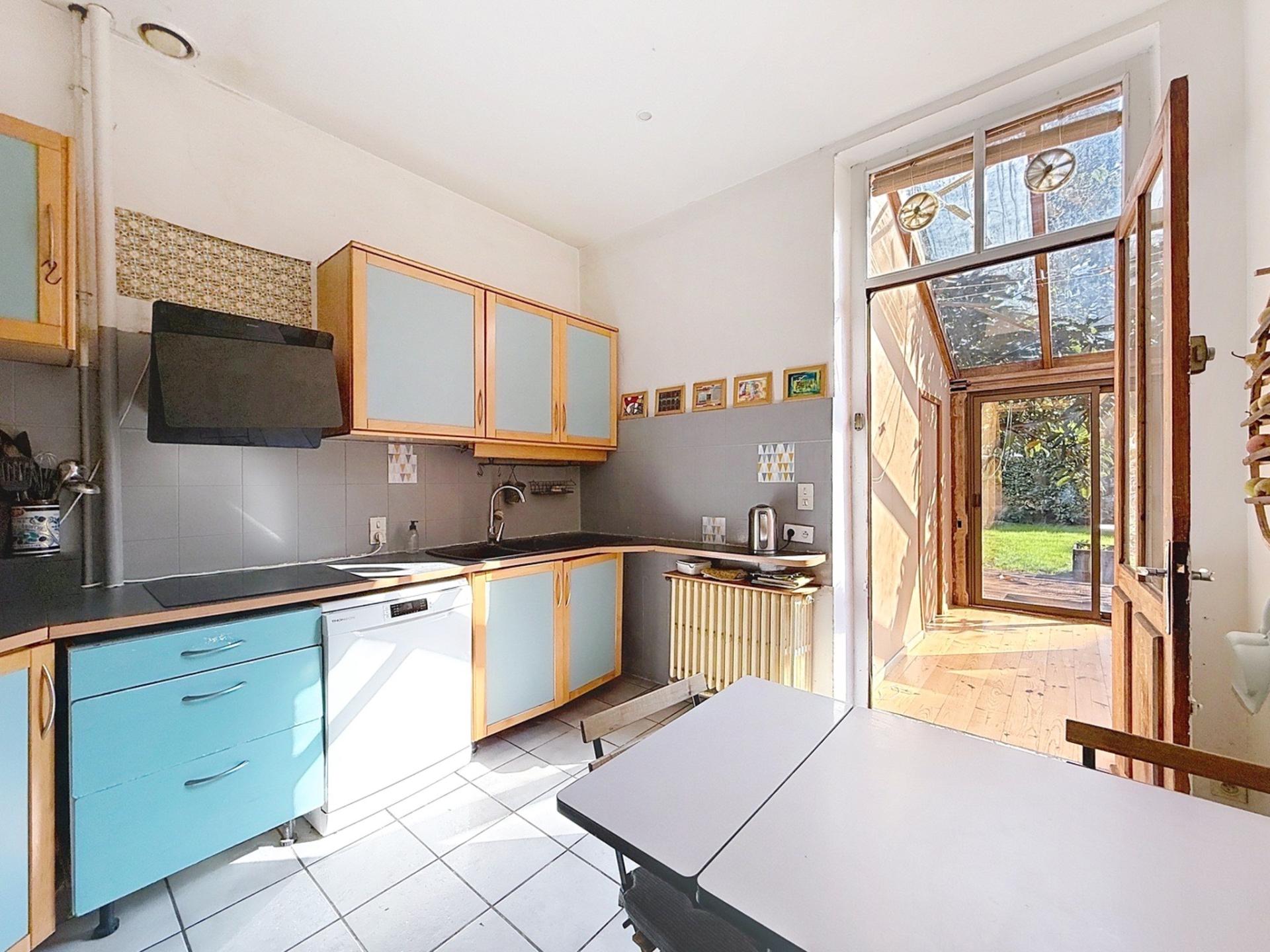 Photo 7 of the listing.