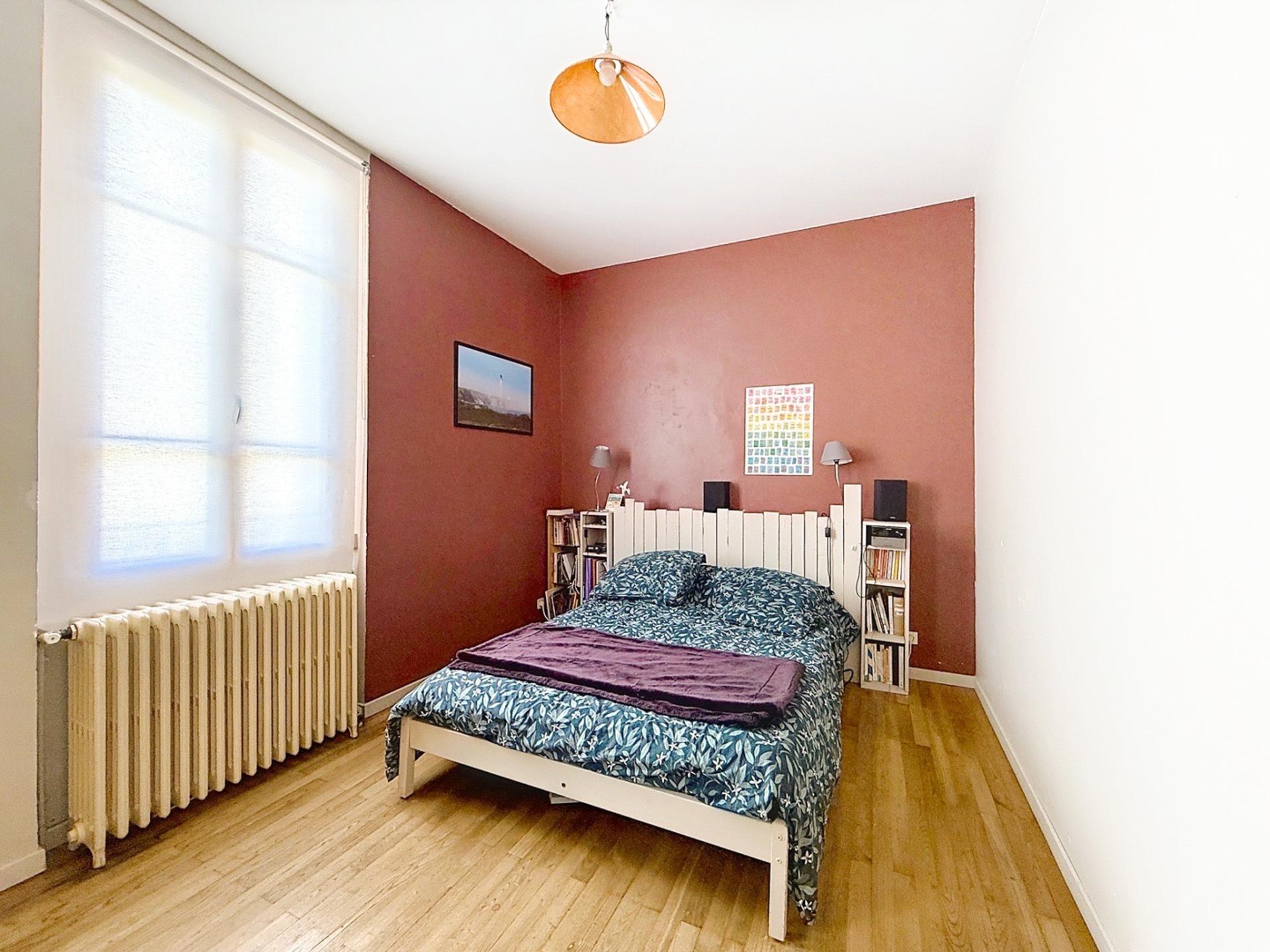 Photo 11 of the listing.