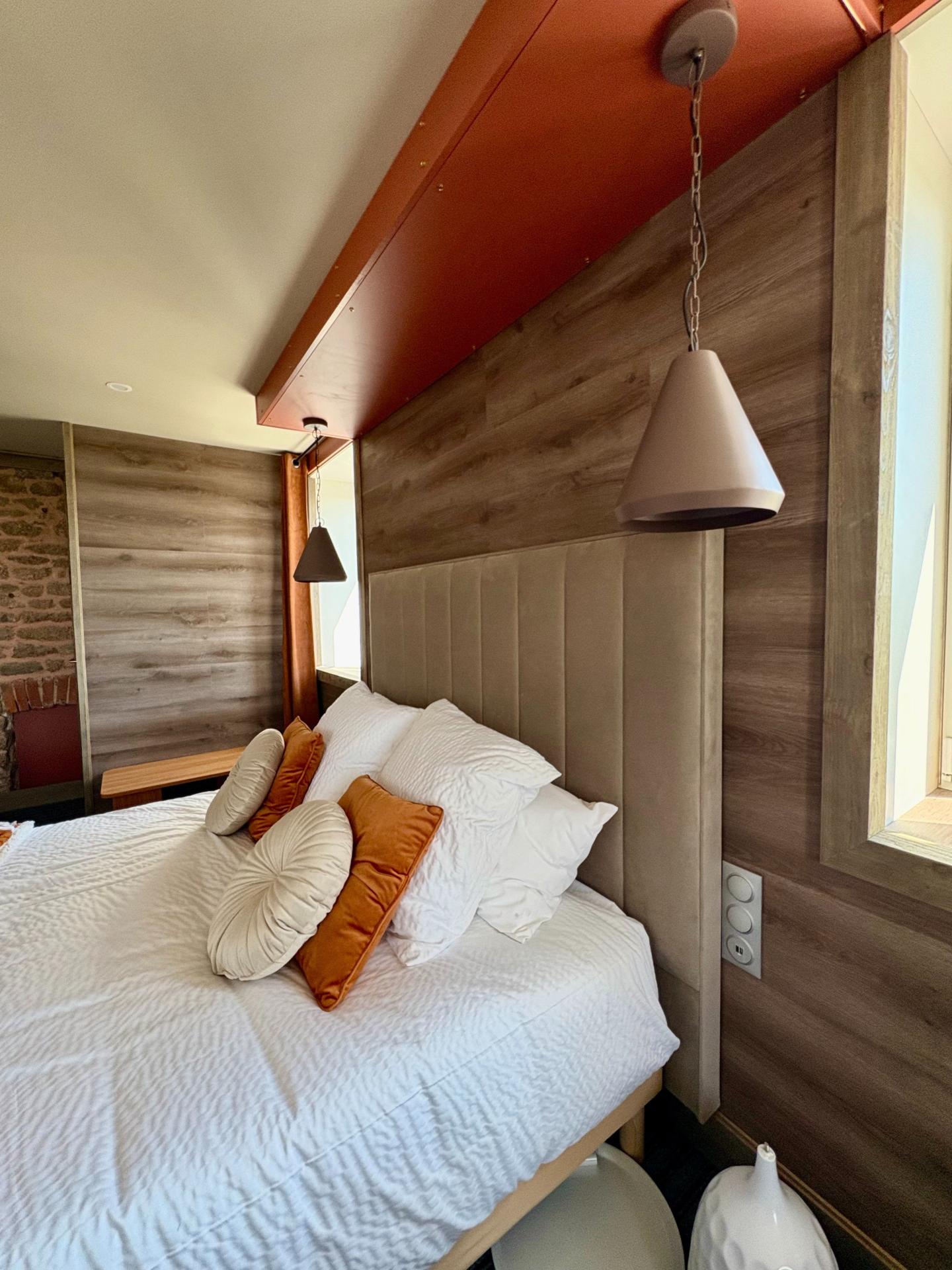 Photo 3 of the listing.