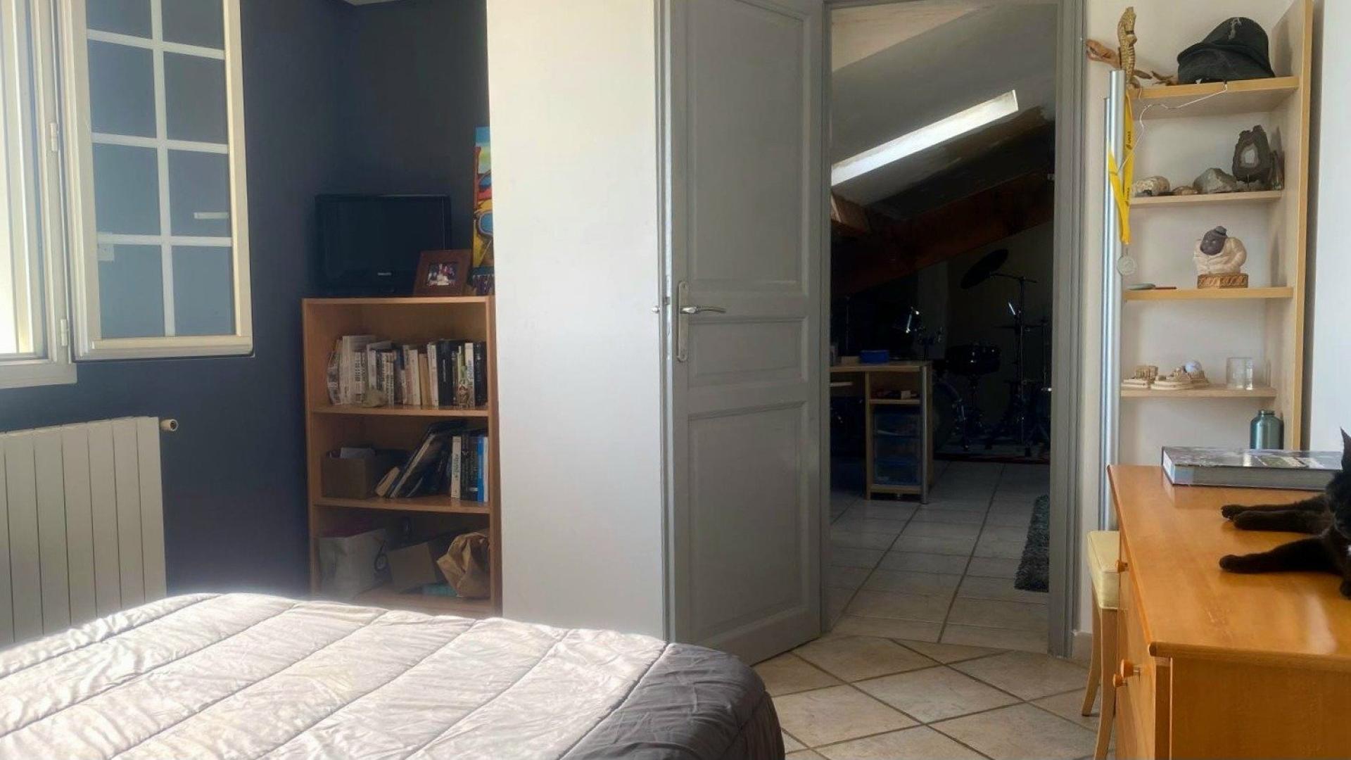 Photo 12 of the listing.